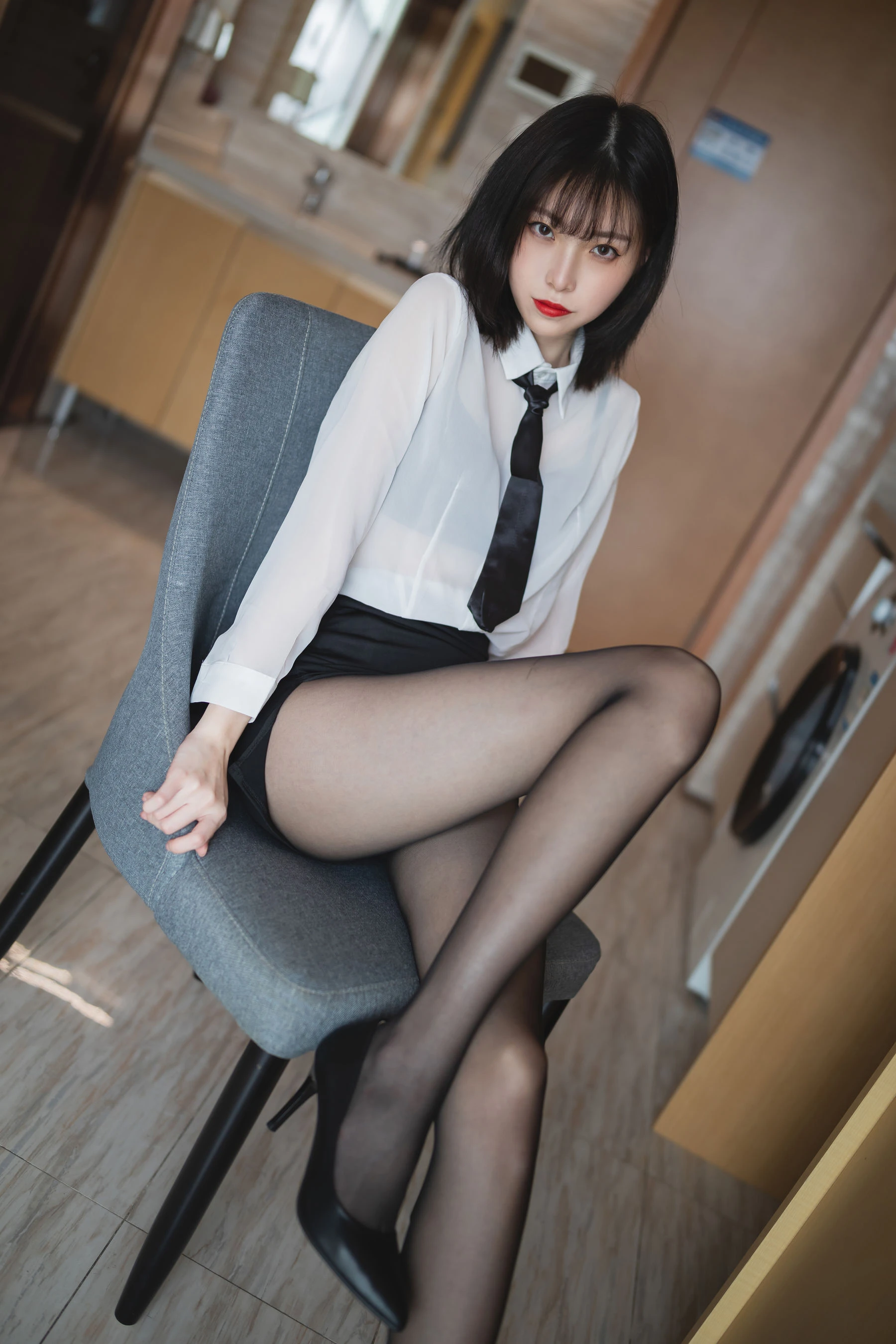 [模特]曾思瑤高清戶外藝術藝術：曾思瑤優雅格調凸顯蜂腰完美曲線寫真 - 5