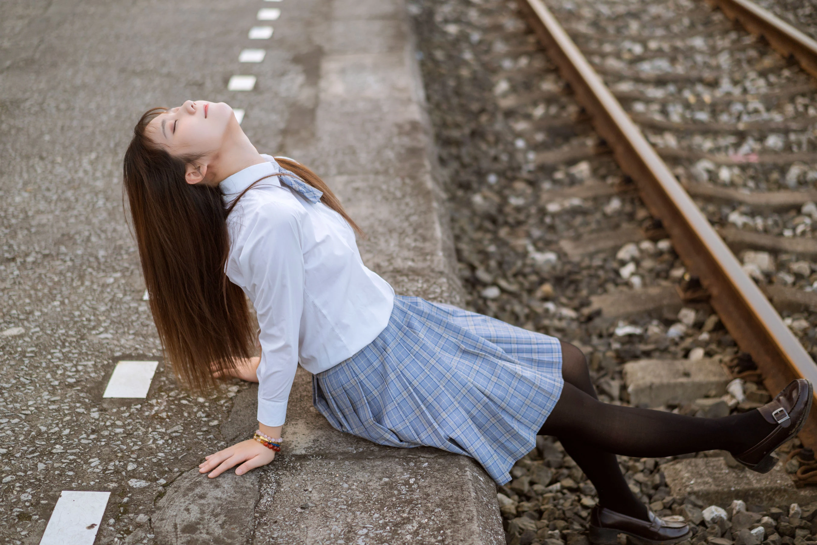 [美女]高雨萱高雨萱戶外高清攝影：火辣格調釋放長腿誘惑詮釋寫真大片 - 28