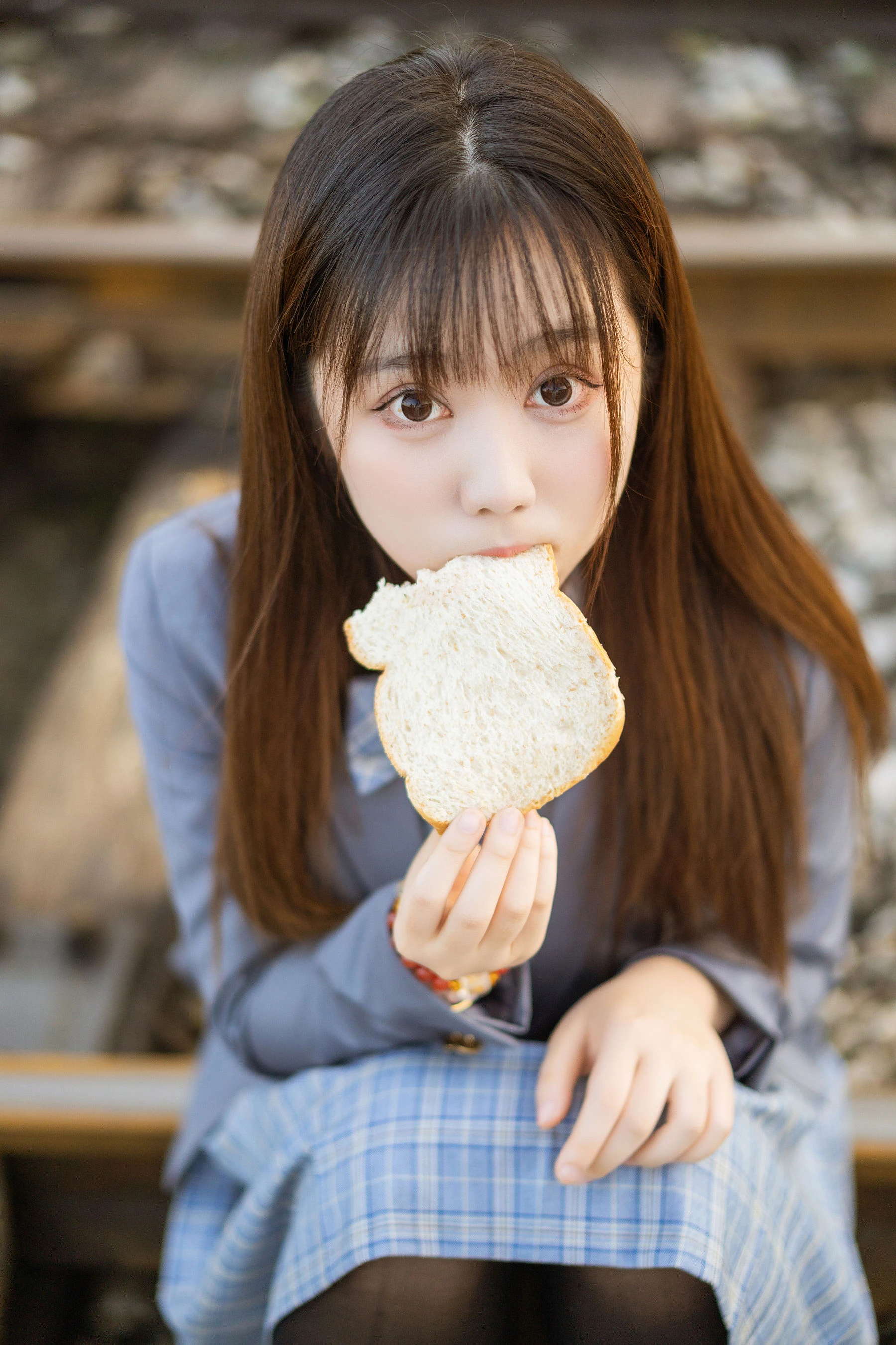 [美女]高雨萱高雨萱戶外高清攝影：火辣格調釋放長腿誘惑詮釋寫真大片 - 4