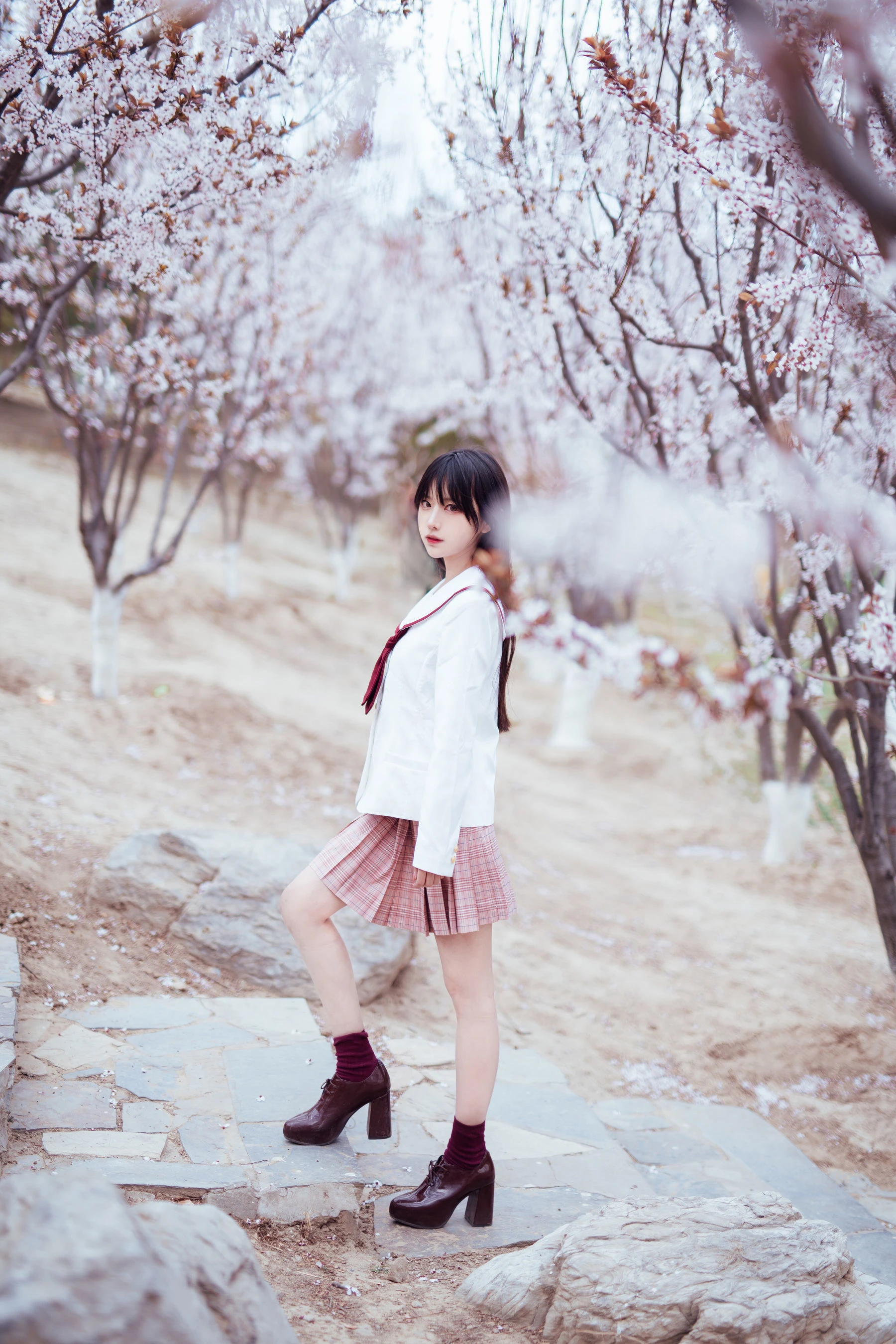 [校花]彭雨桐美圖圖集精選：彭雨桐性感風採於自然光釋放美腿曲線高清攝影 - 12