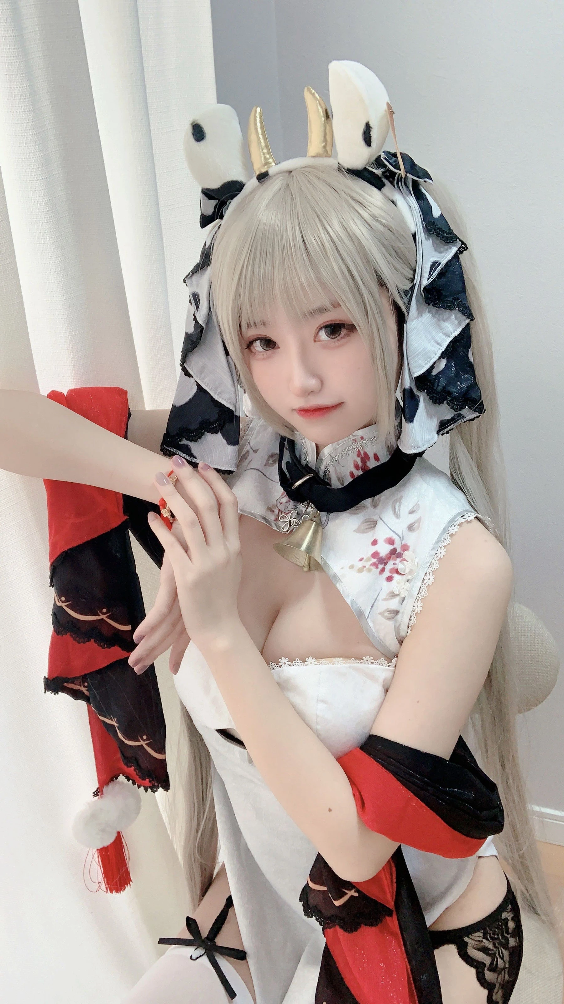 [藝人]徐詩雨徐詩雨街拍獨家大片：時尚格調釋放美胸誘惑凸顯寫真大片 - 1