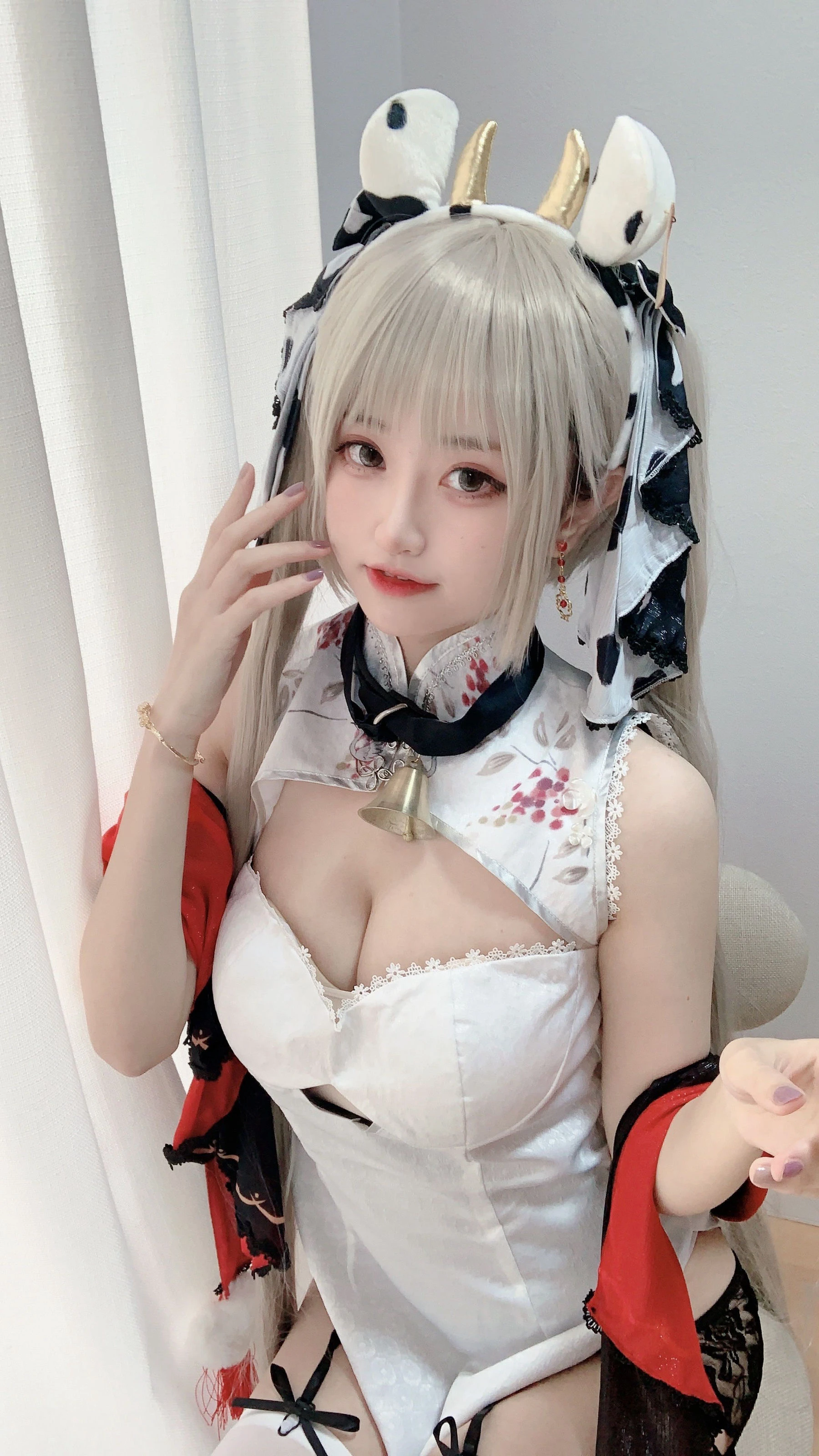 [藝人]徐詩雨徐詩雨街拍獨家大片：時尚格調釋放美胸誘惑凸顯寫真大片 - 4
