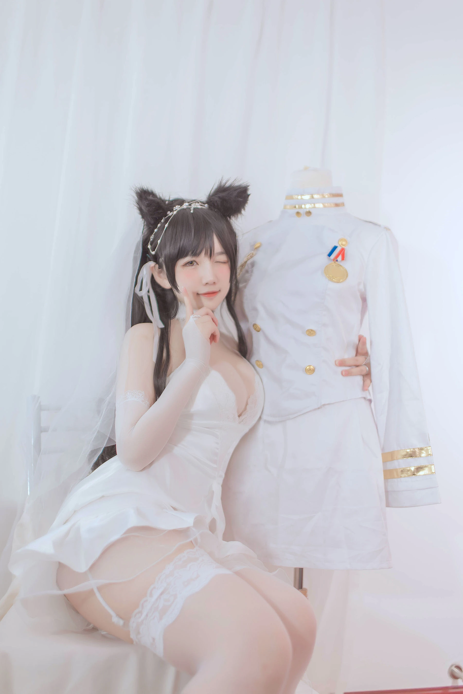 [Showgirl]何雨菲何雨菲室內首發作品：優雅風採釋放長腿誘惑詮釋寫真大片 - 10