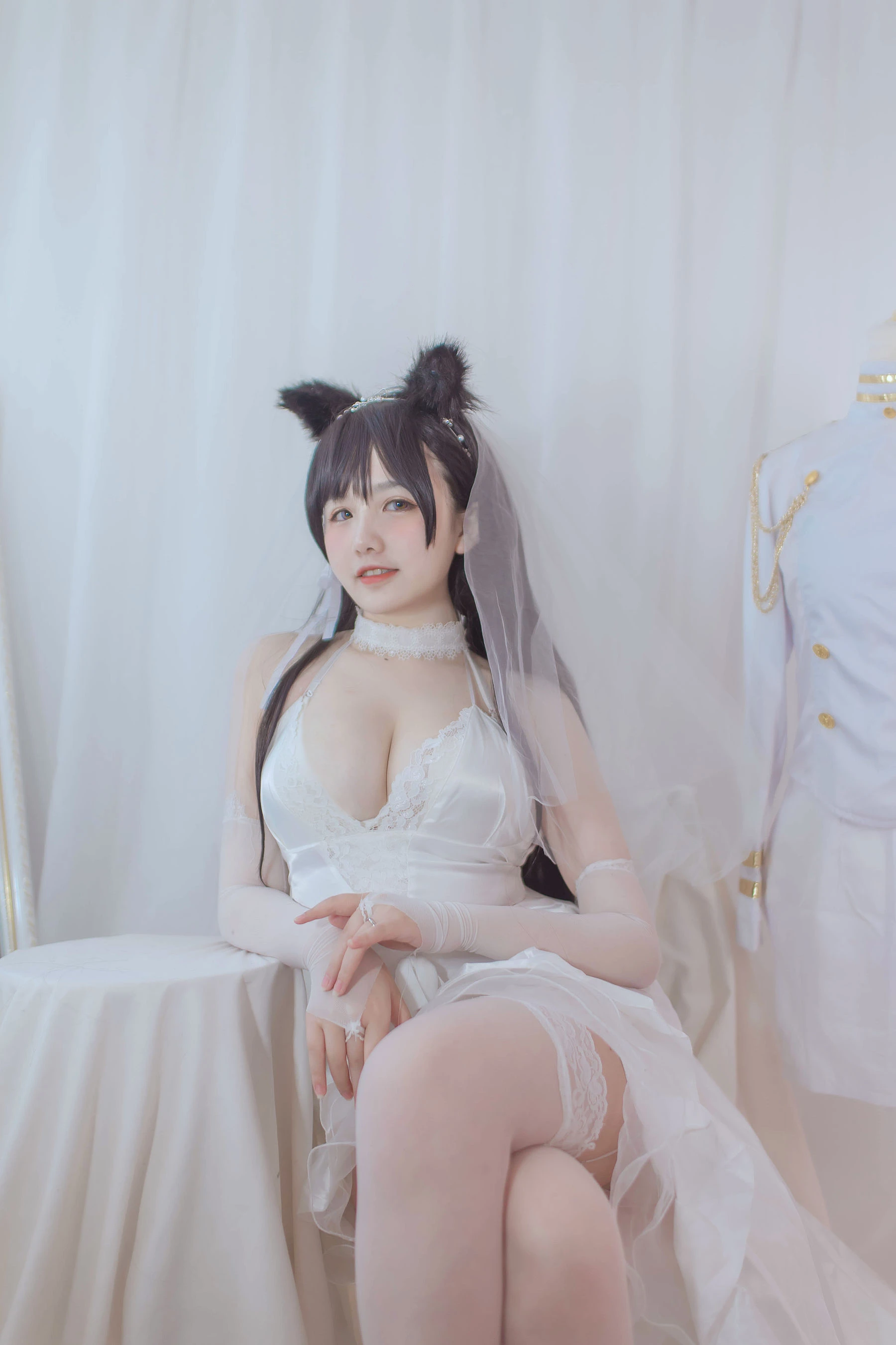 [Showgirl]何雨菲何雨菲室內首發作品：優雅風採釋放長腿誘惑詮釋寫真大片 - 11