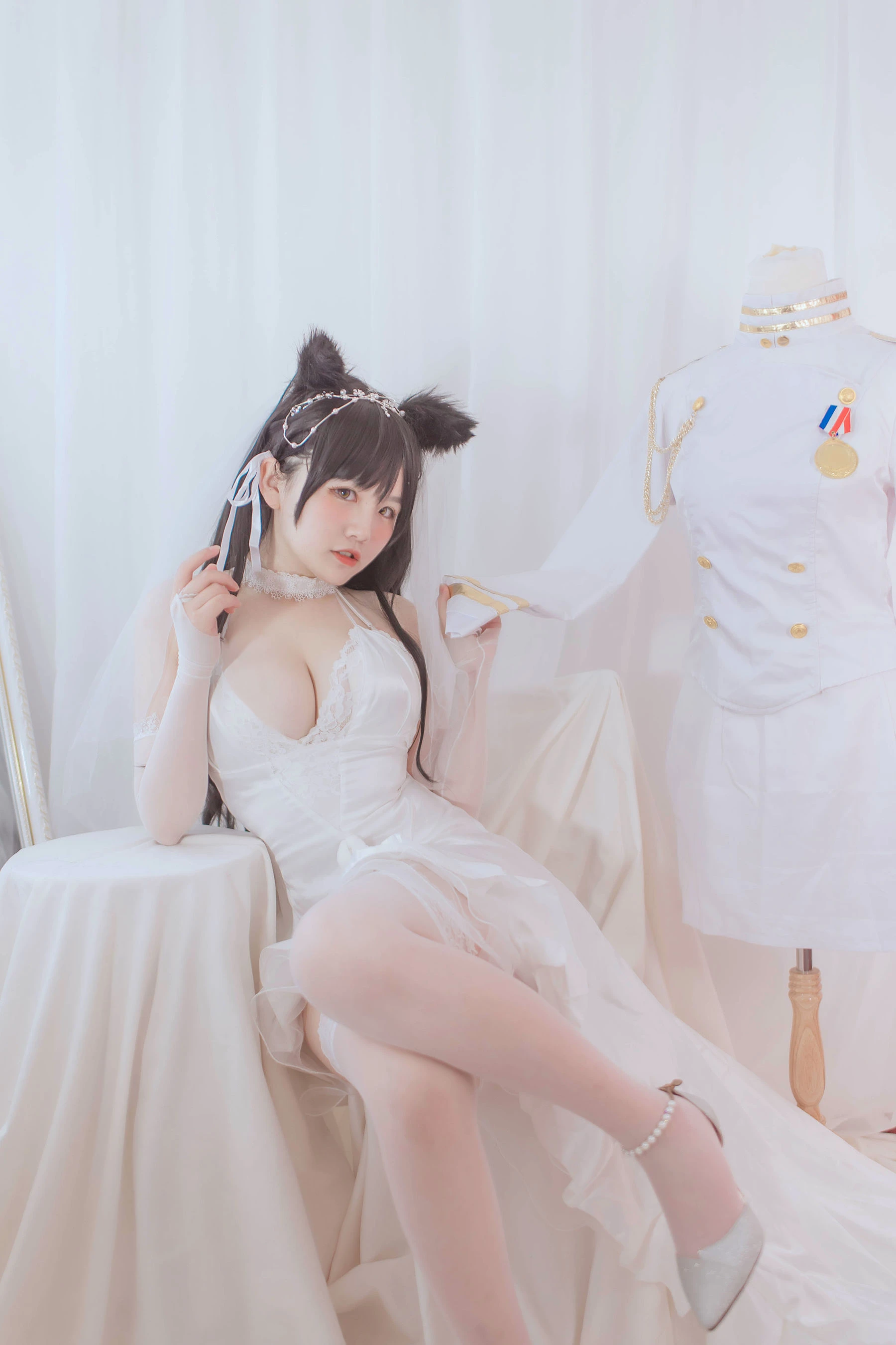 [Showgirl]何雨菲何雨菲室內首發作品：優雅風採釋放長腿誘惑詮釋寫真大片 - 14