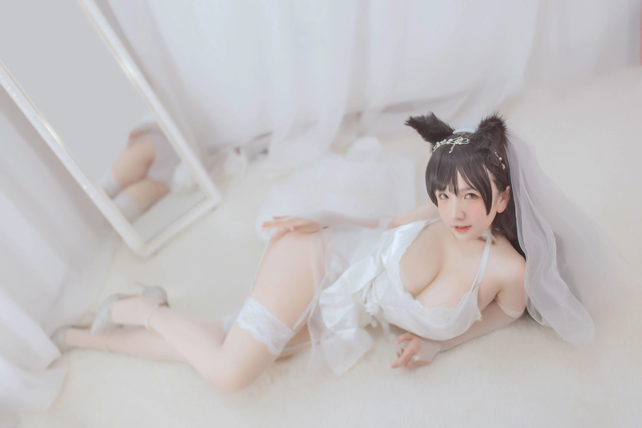 [Showgirl]何雨菲何雨菲室內首發作品：優雅風採釋放長腿誘惑詮釋寫真大片 - 17