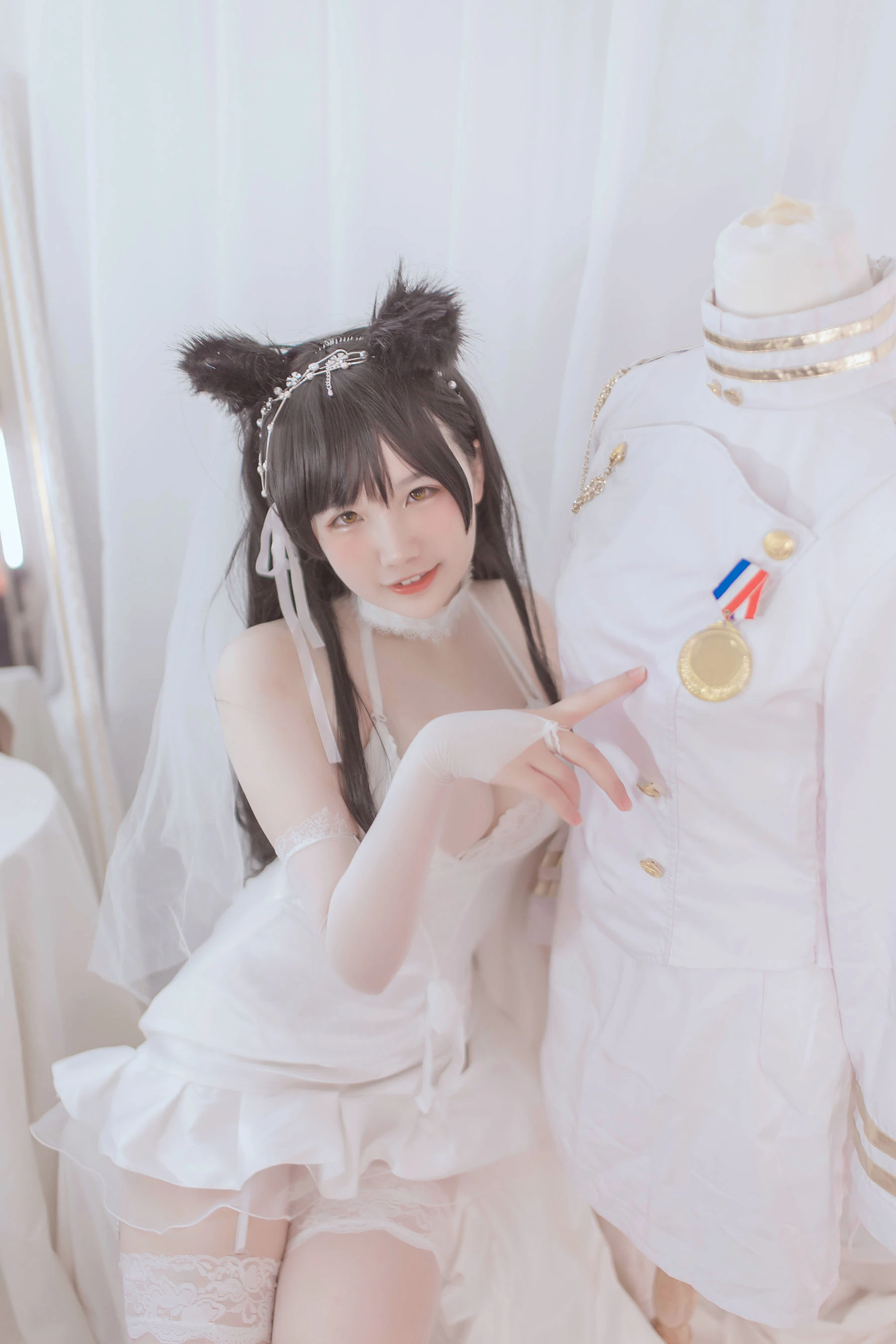 [Showgirl]何雨菲何雨菲室內首發作品：優雅風採釋放長腿誘惑詮釋寫真大片 - 19