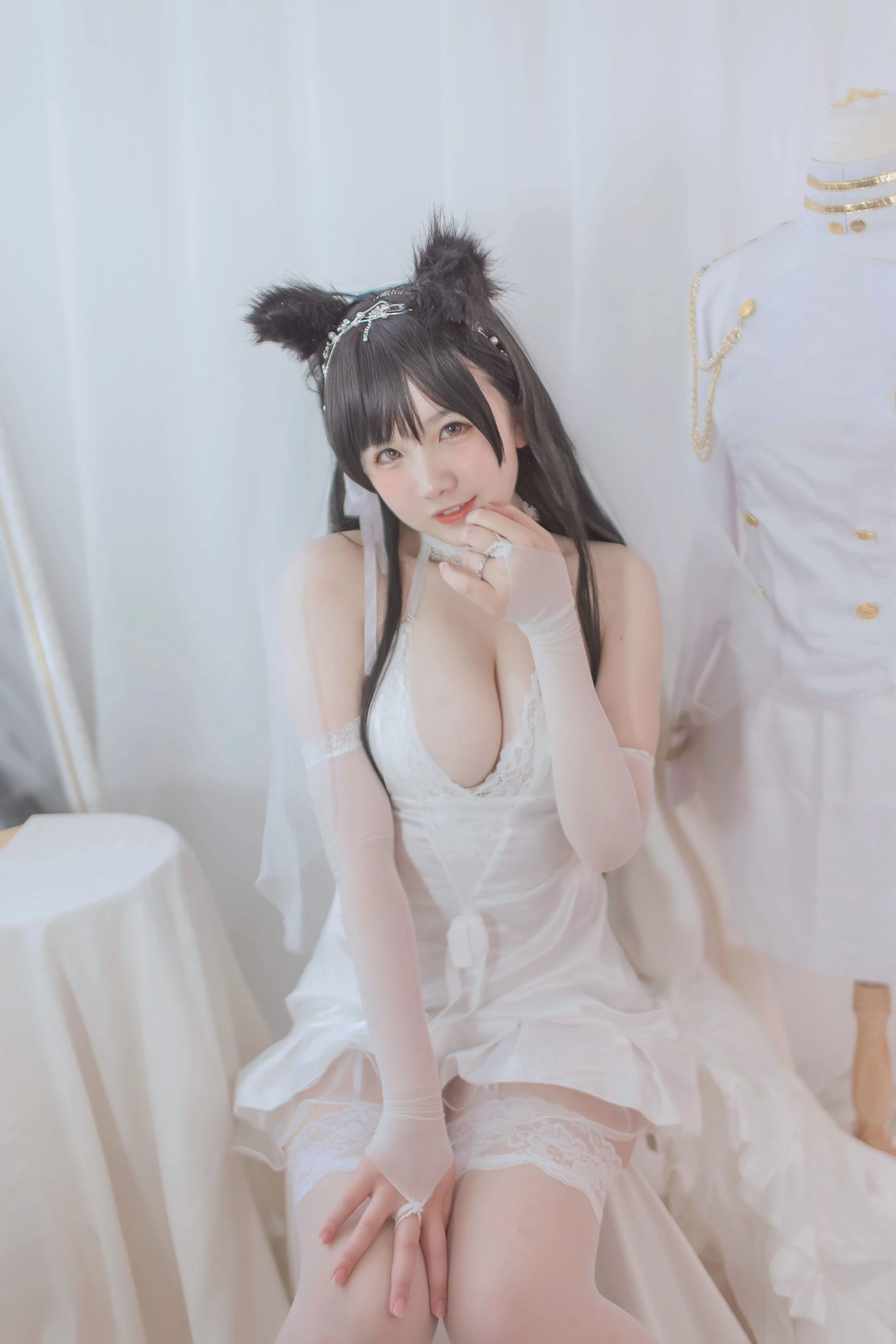 [Showgirl]何雨菲何雨菲室內首發作品：優雅風採釋放長腿誘惑詮釋寫真大片 - 20
