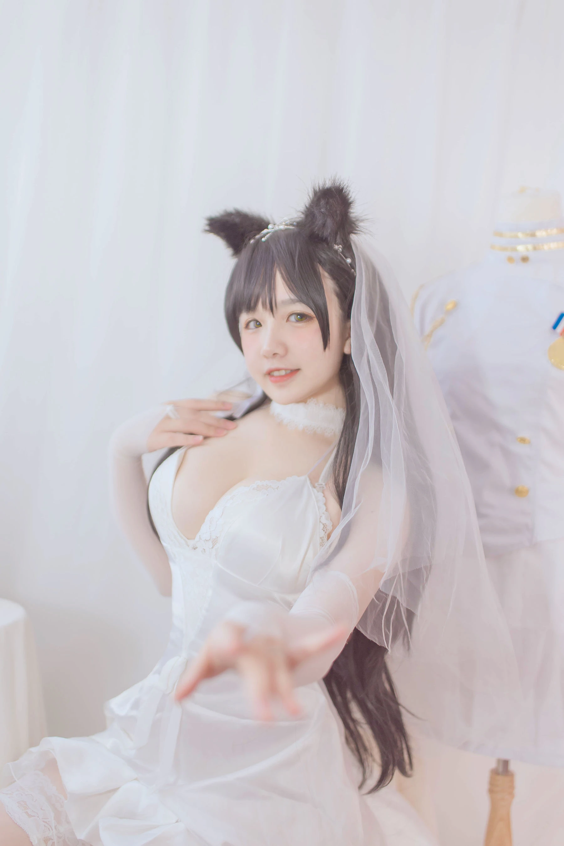 [Showgirl]何雨菲何雨菲室內首發作品：優雅風採釋放長腿誘惑詮釋寫真大片 - 25