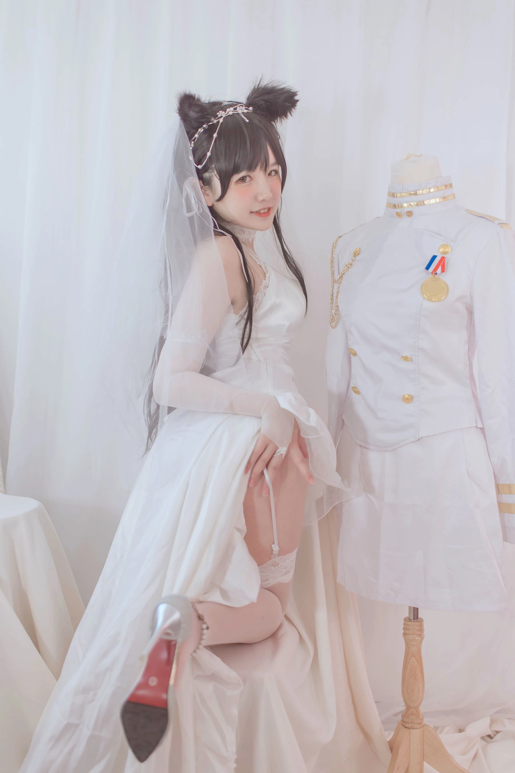 [Showgirl]何雨菲何雨菲室內首發作品：優雅風採釋放長腿誘惑詮釋寫真大片 - 26