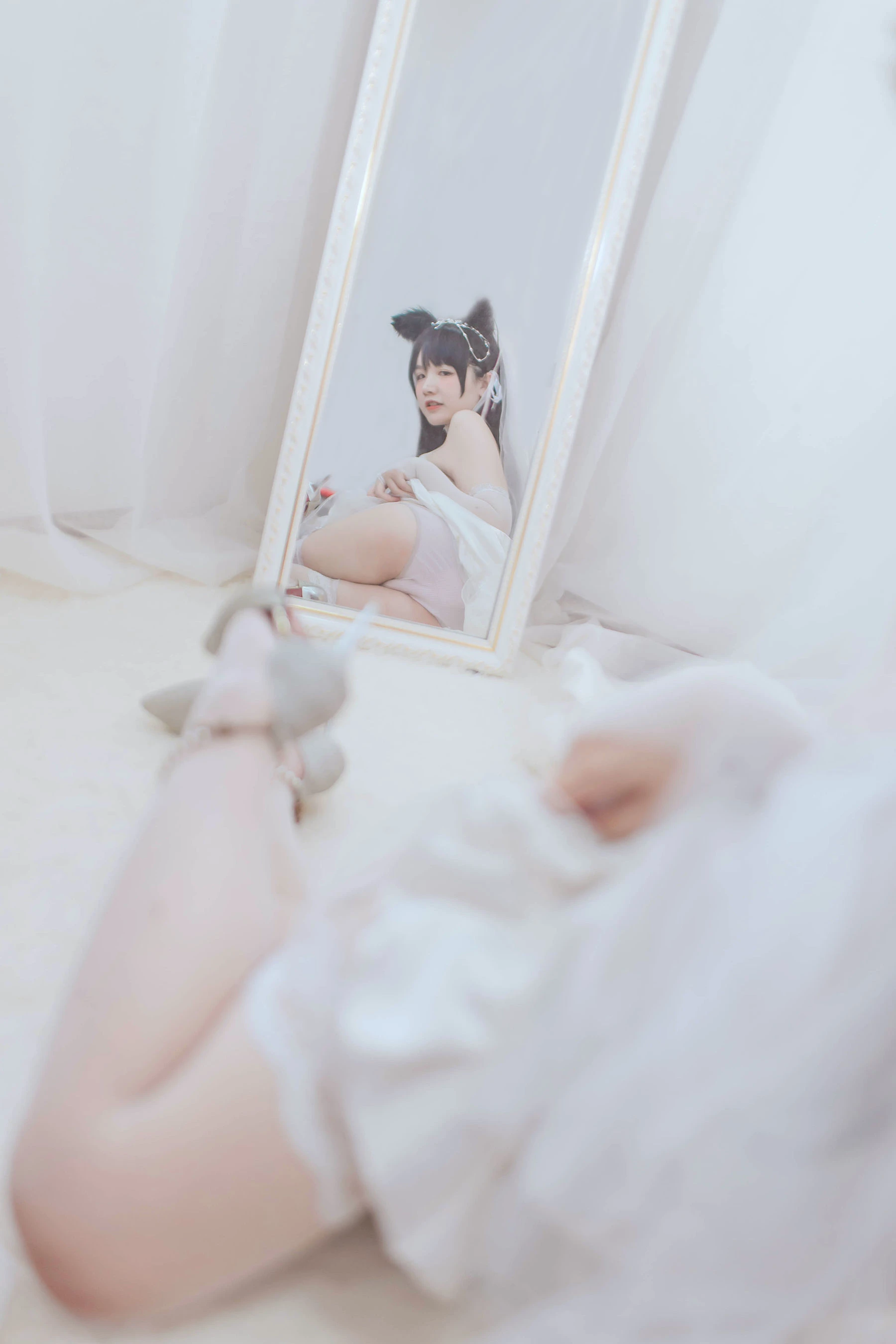 [Showgirl]何雨菲何雨菲室內首發作品：優雅風採釋放長腿誘惑詮釋寫真大片 - 28