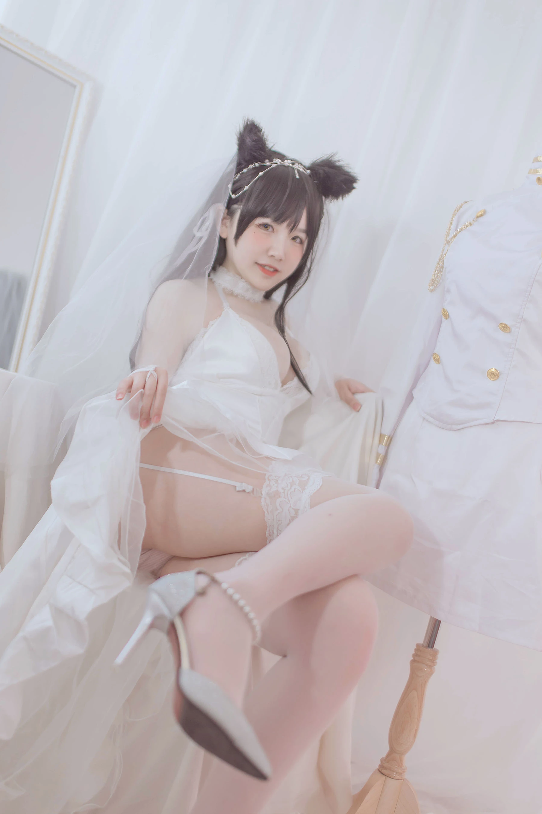 [Showgirl]何雨菲何雨菲室內首發作品：優雅風採釋放長腿誘惑詮釋寫真大片 - 30