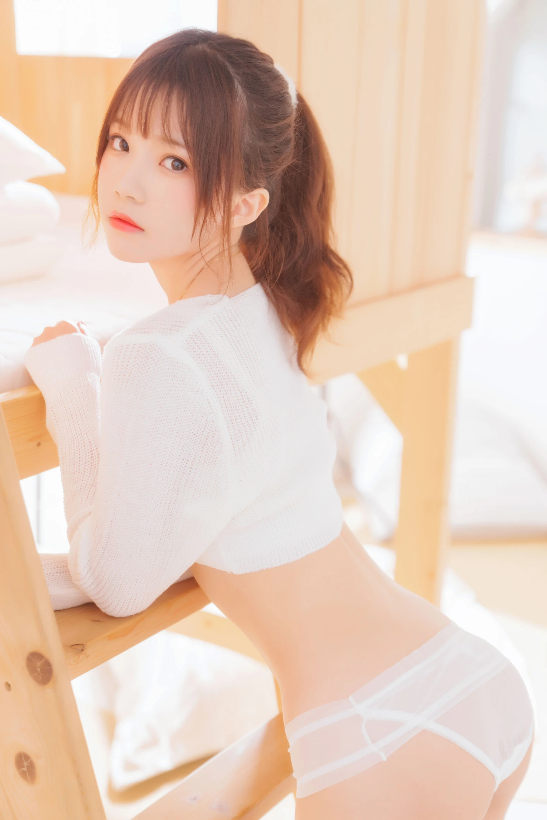 [Showgirl]梁雨彤寫真攝影大師作：梁雨彤時尚於自然光詮釋曲線韻味首發演繹 - 2