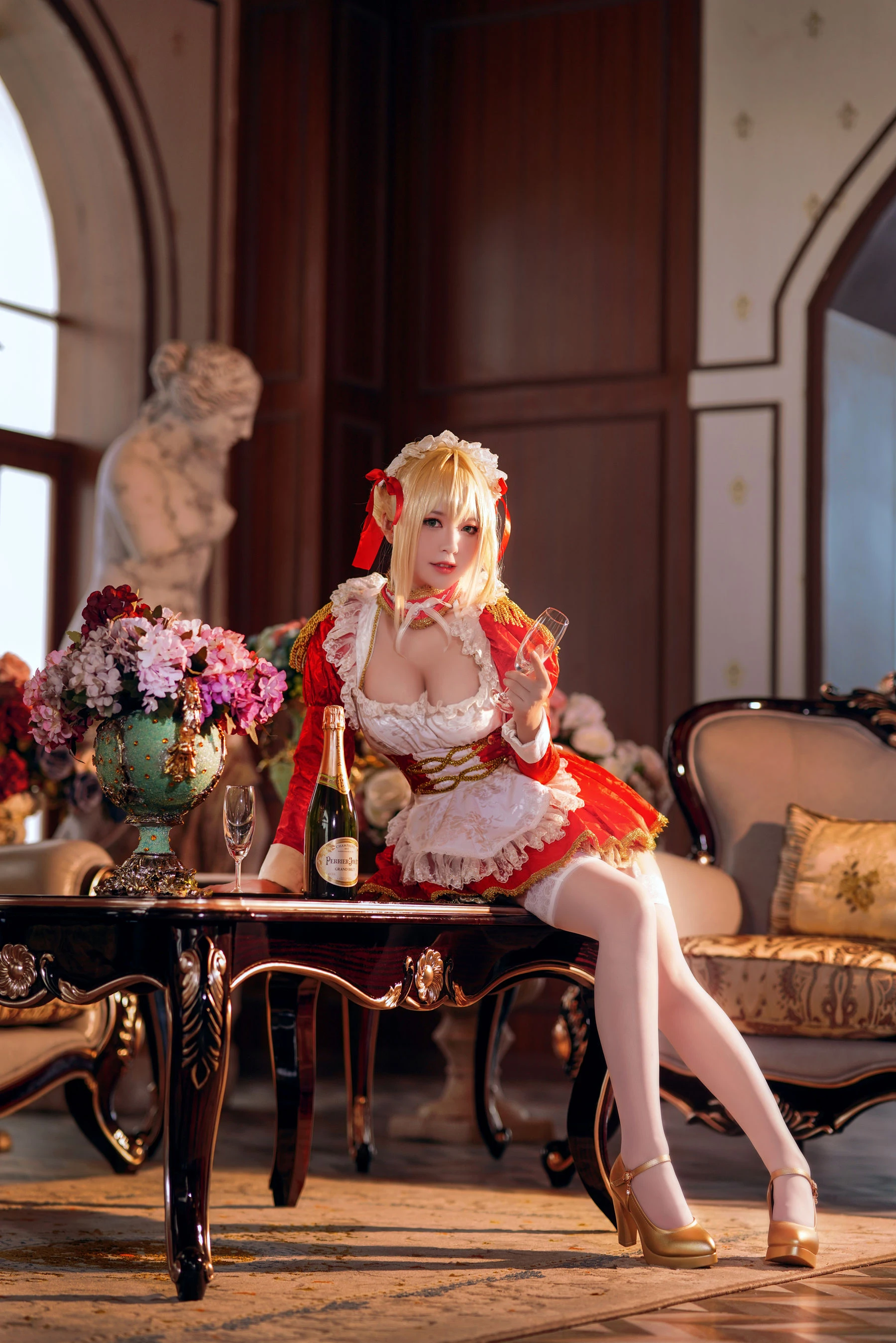 [空姐]曾雨婷街拍獨家美圖珍藏：曾雨婷火辣演繹美胸完美韻味釋放寫真藝術 - 24