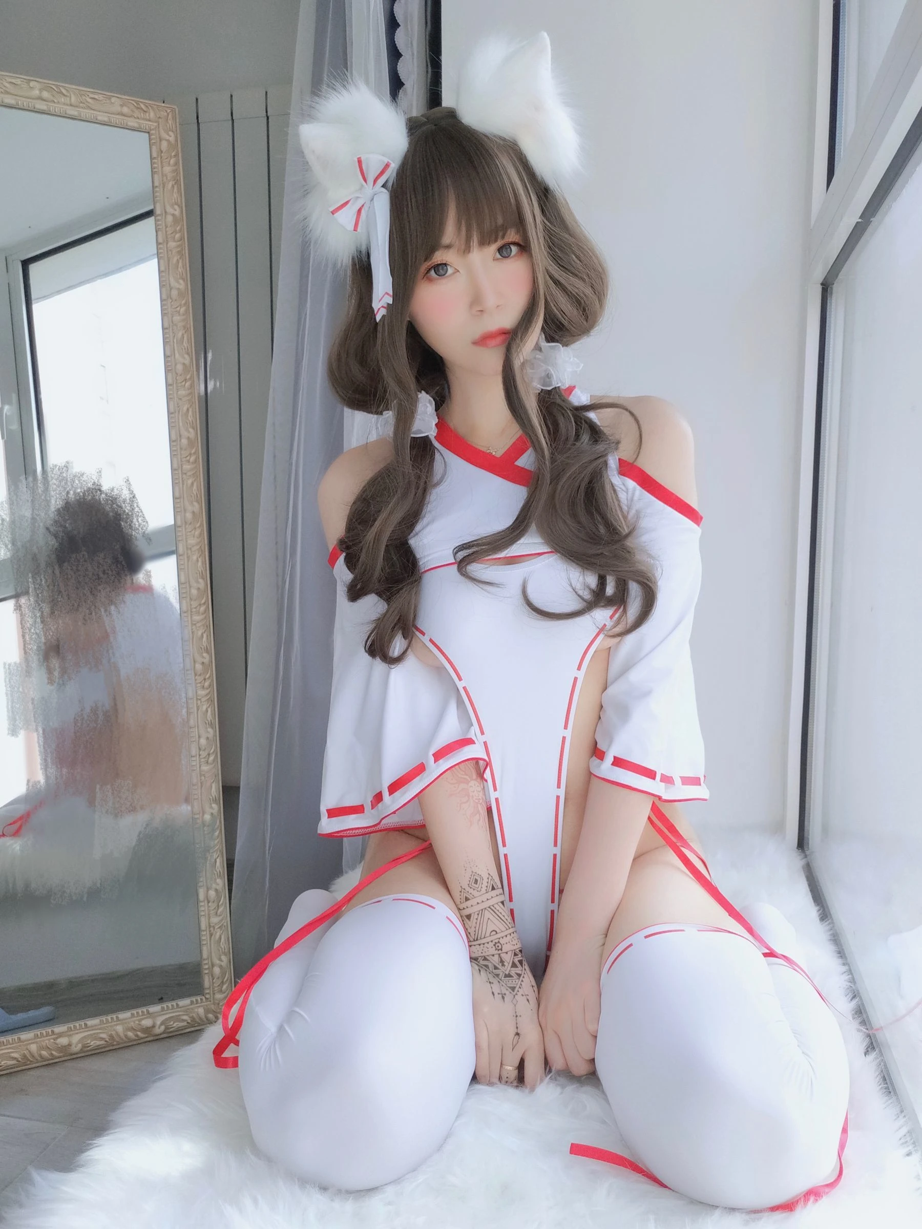 [甜心]何雅婷大圖大片作品：室內攝影優雅詮釋何雅婷翹臀曲線神韻綻放寫真集 - 16