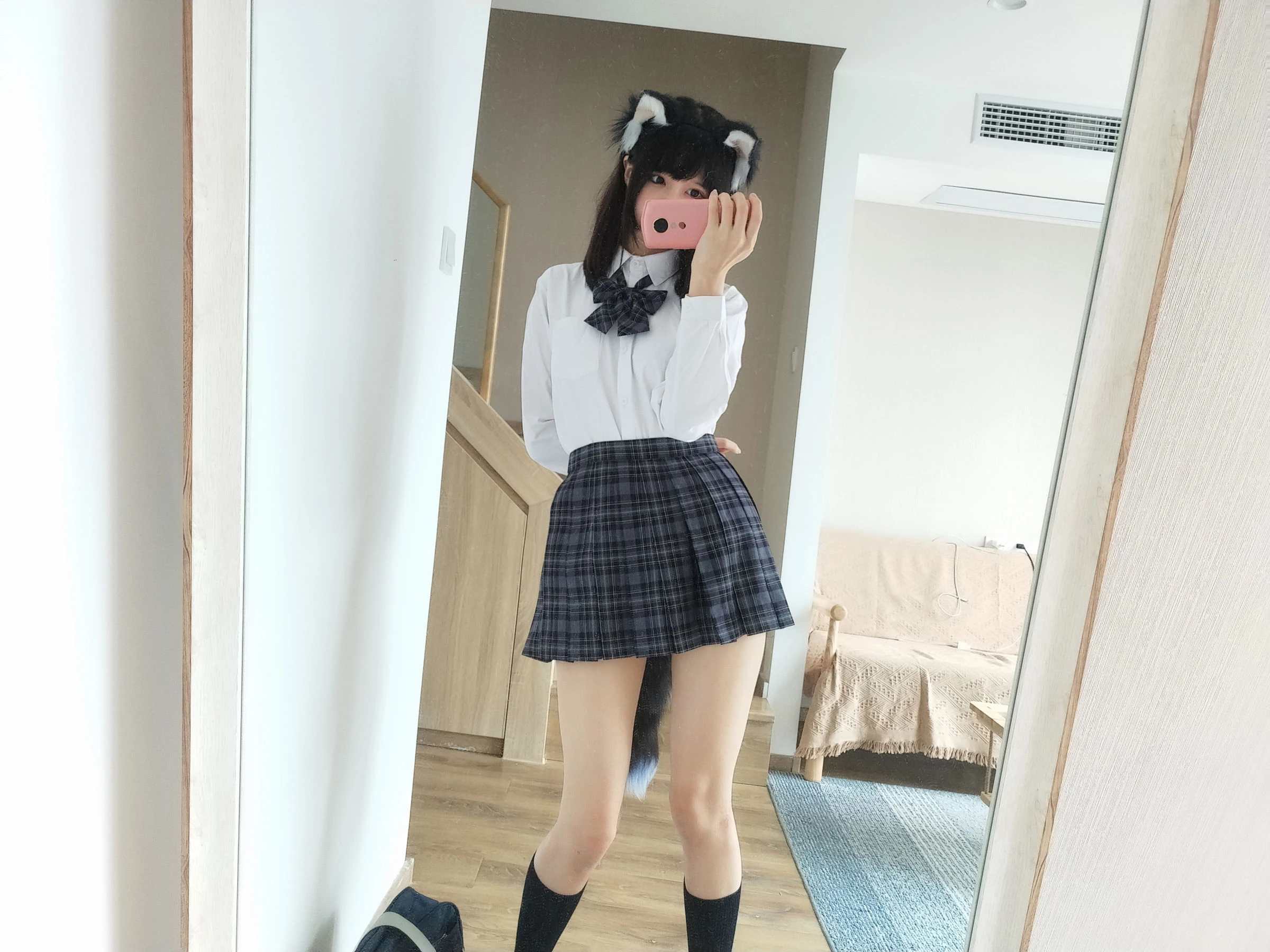 [護士]謝佳怡珍藏攝影作品：室內攝影甜美演繹謝佳怡美腿曲線韻味綻放寫真集 - 1