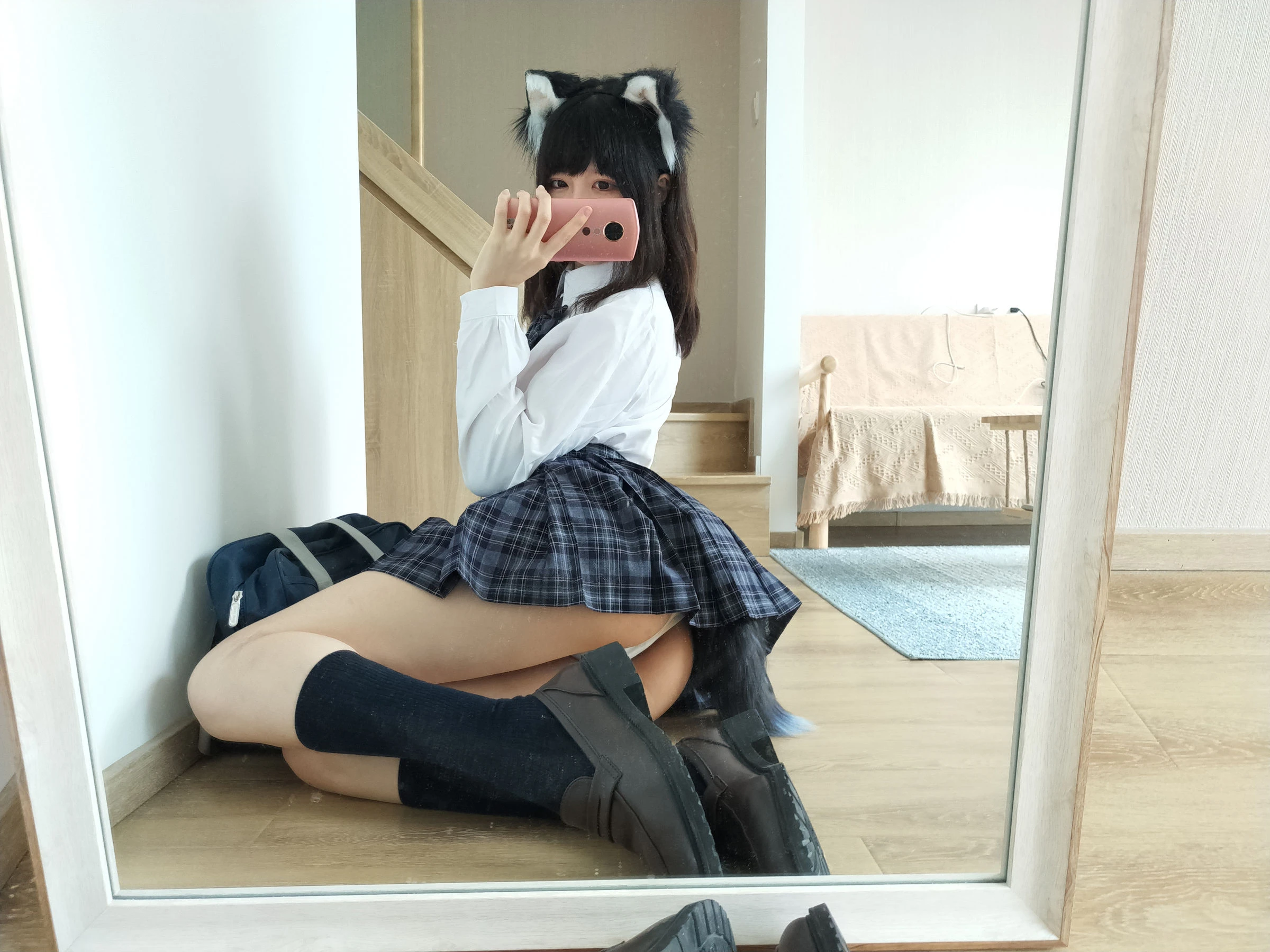 [護士]謝佳怡珍藏攝影作品：室內攝影甜美演繹謝佳怡美腿曲線韻味綻放寫真集 - 13
