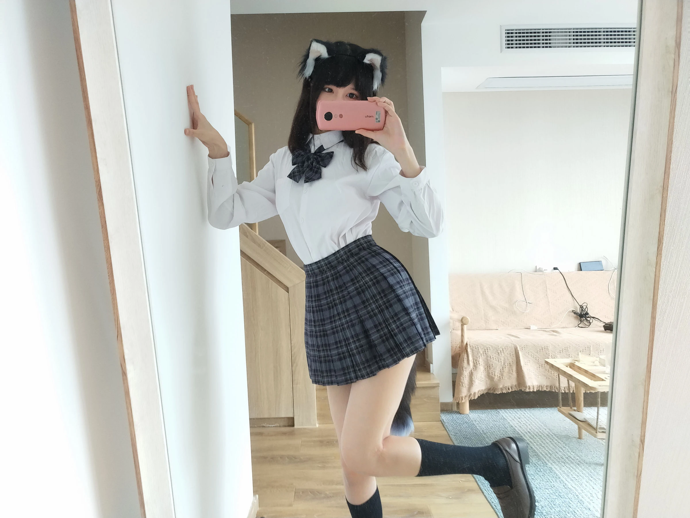[護士]謝佳怡珍藏攝影作品：室內攝影甜美演繹謝佳怡美腿曲線韻味綻放寫真集 - 2