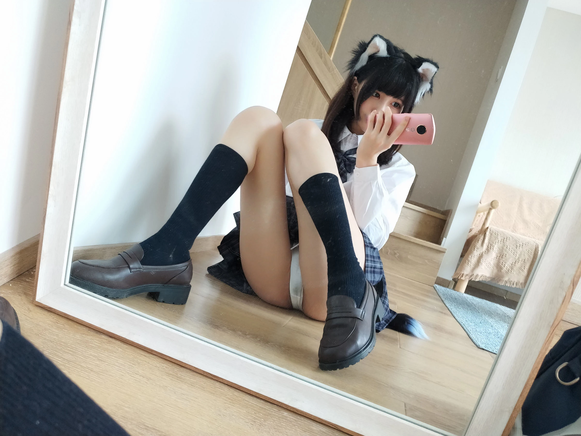 [護士]謝佳怡珍藏攝影作品：室內攝影甜美演繹謝佳怡美腿曲線韻味綻放寫真集 - 22