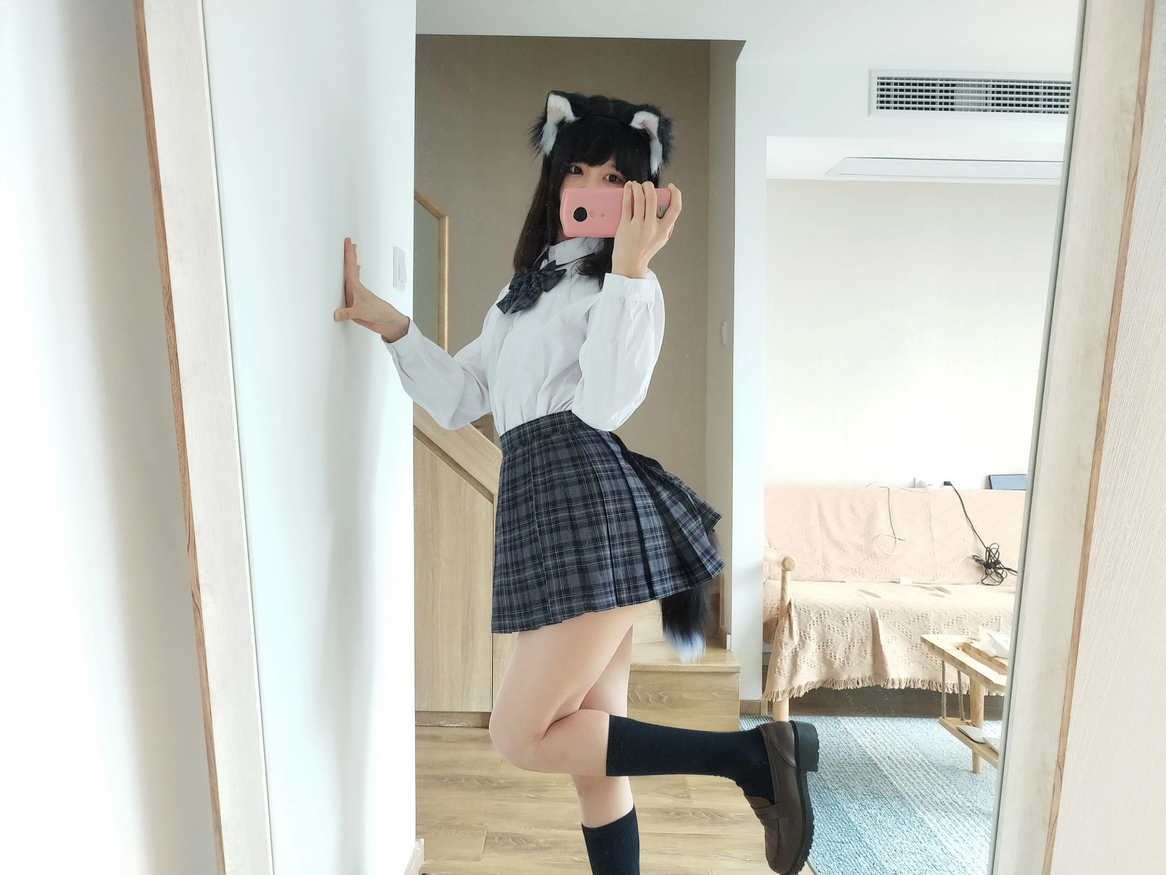 [護士]謝佳怡珍藏攝影作品：室內攝影甜美演繹謝佳怡美腿曲線韻味綻放寫真集 - 3