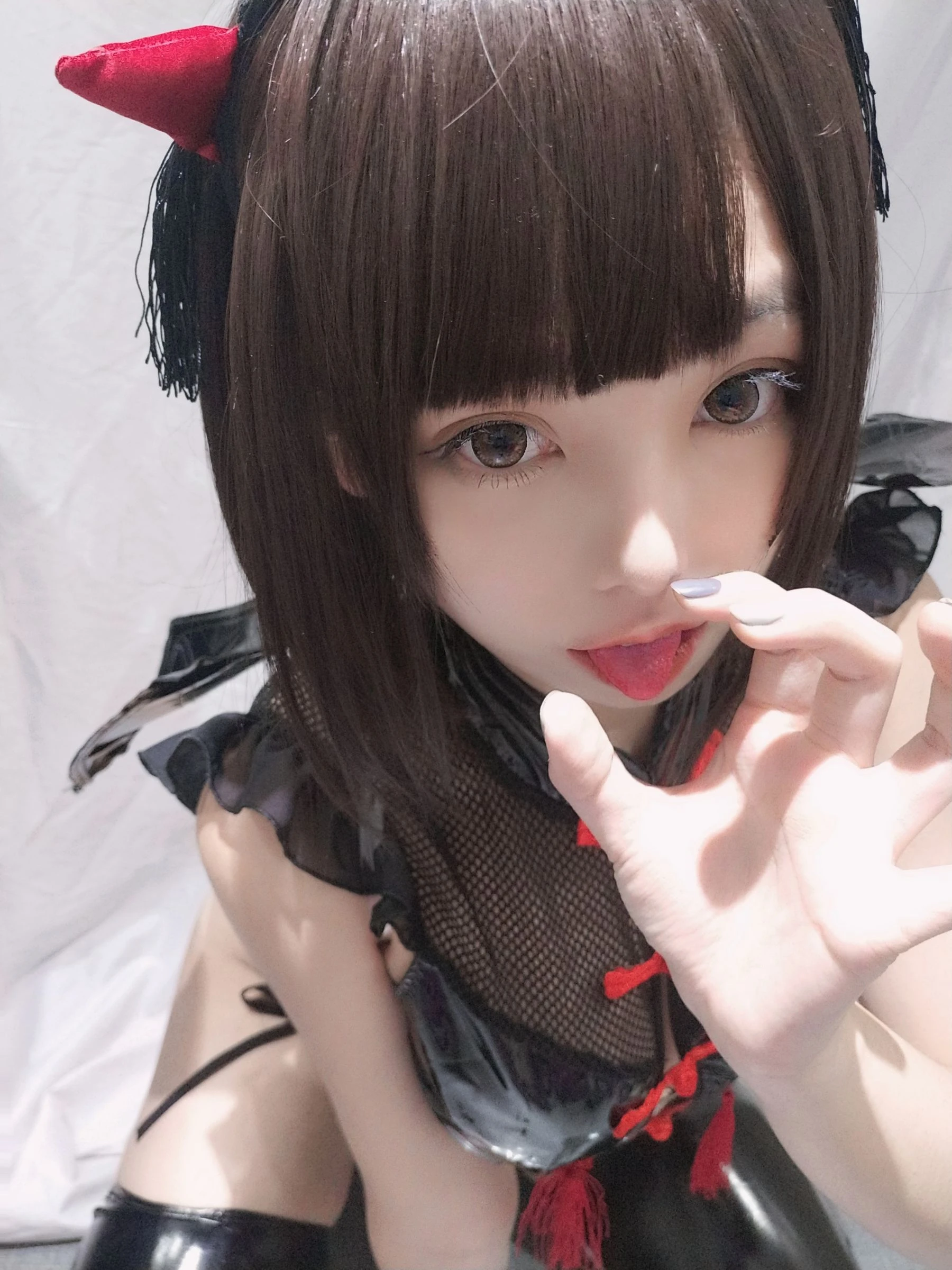 [仙女]羅雨晴首發圖集作品：街拍攝影魅惑凸顯羅雨晴身材曲線韻味綻放寫真集 - 2