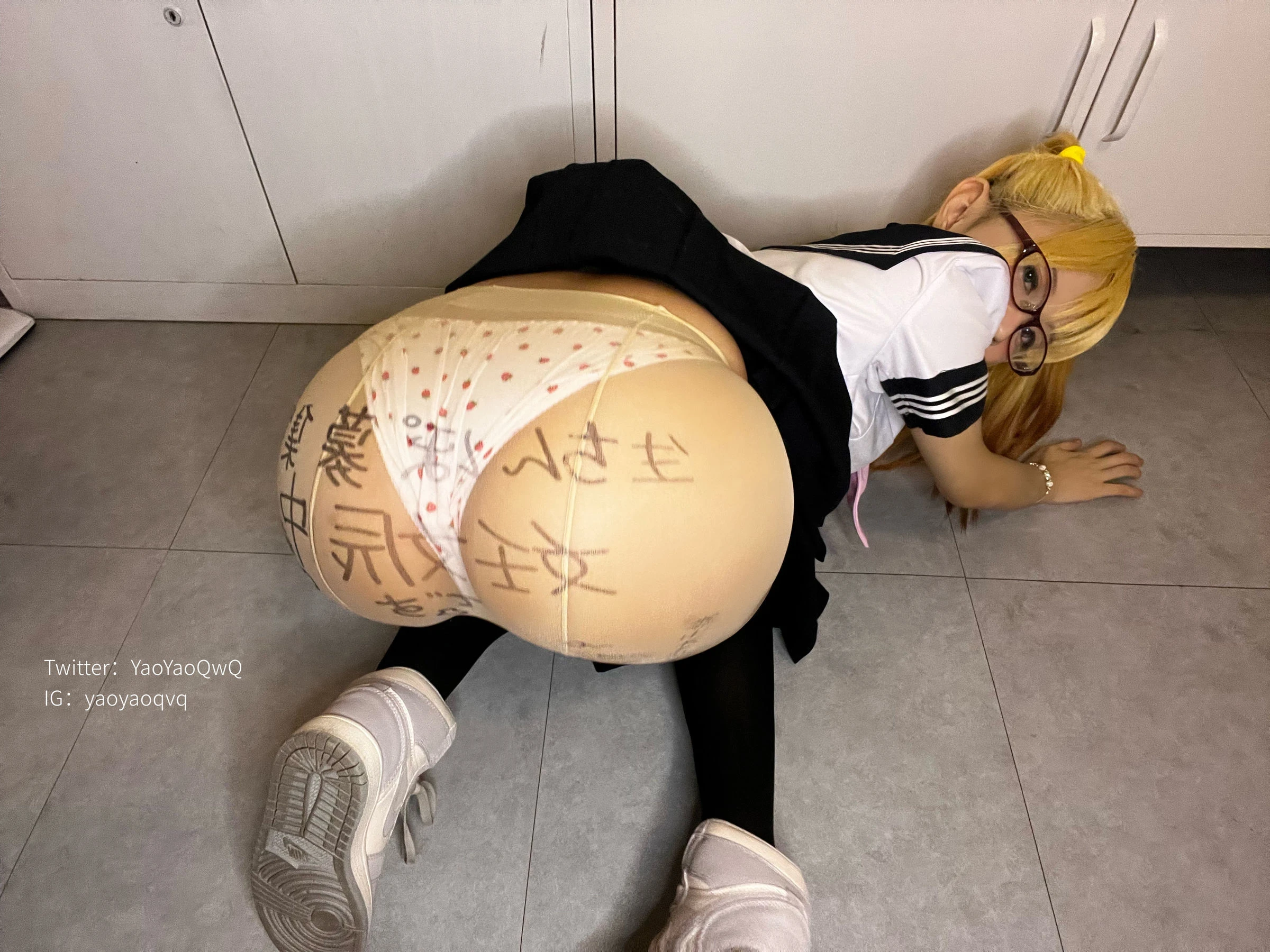 [護士]鄧梓涵首發自然光圖集藝術：鄧梓涵性感氣質釋放蜂腰完美曲線寫真 - 30