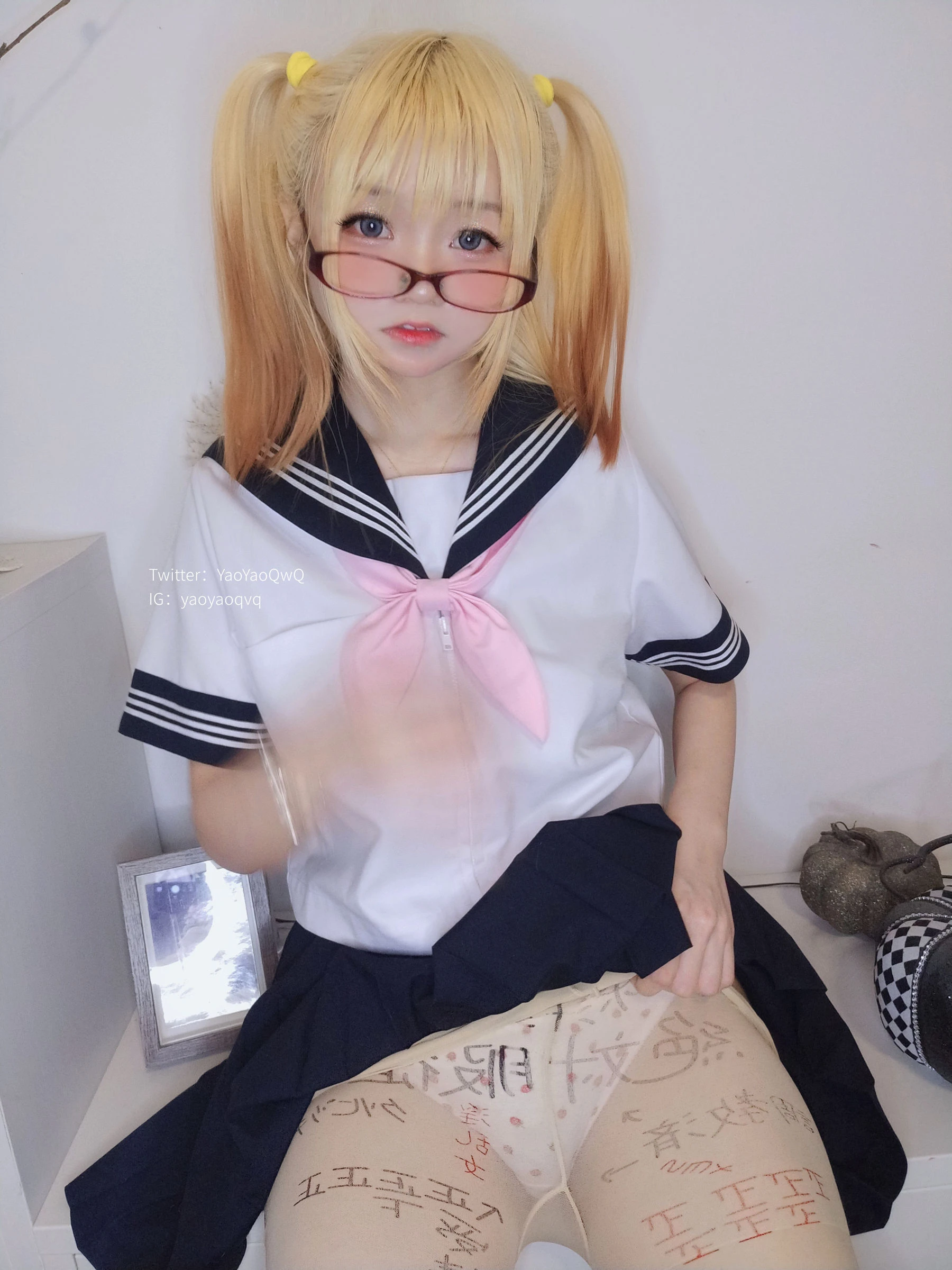 [護士]鄧梓涵首發自然光圖集藝術：鄧梓涵性感氣質釋放蜂腰完美曲線寫真 - 33