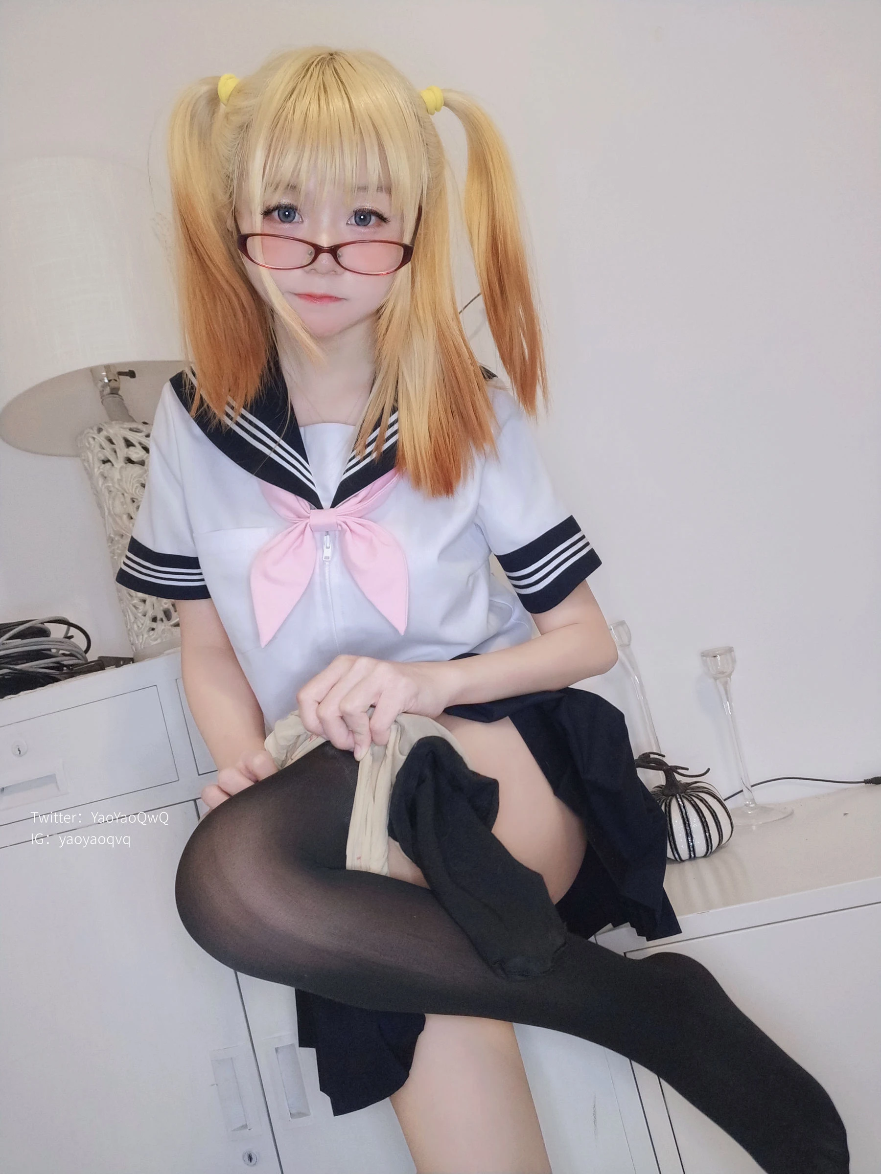 [護士]鄧梓涵首發自然光圖集藝術：鄧梓涵性感氣質釋放蜂腰完美曲線寫真 - 46