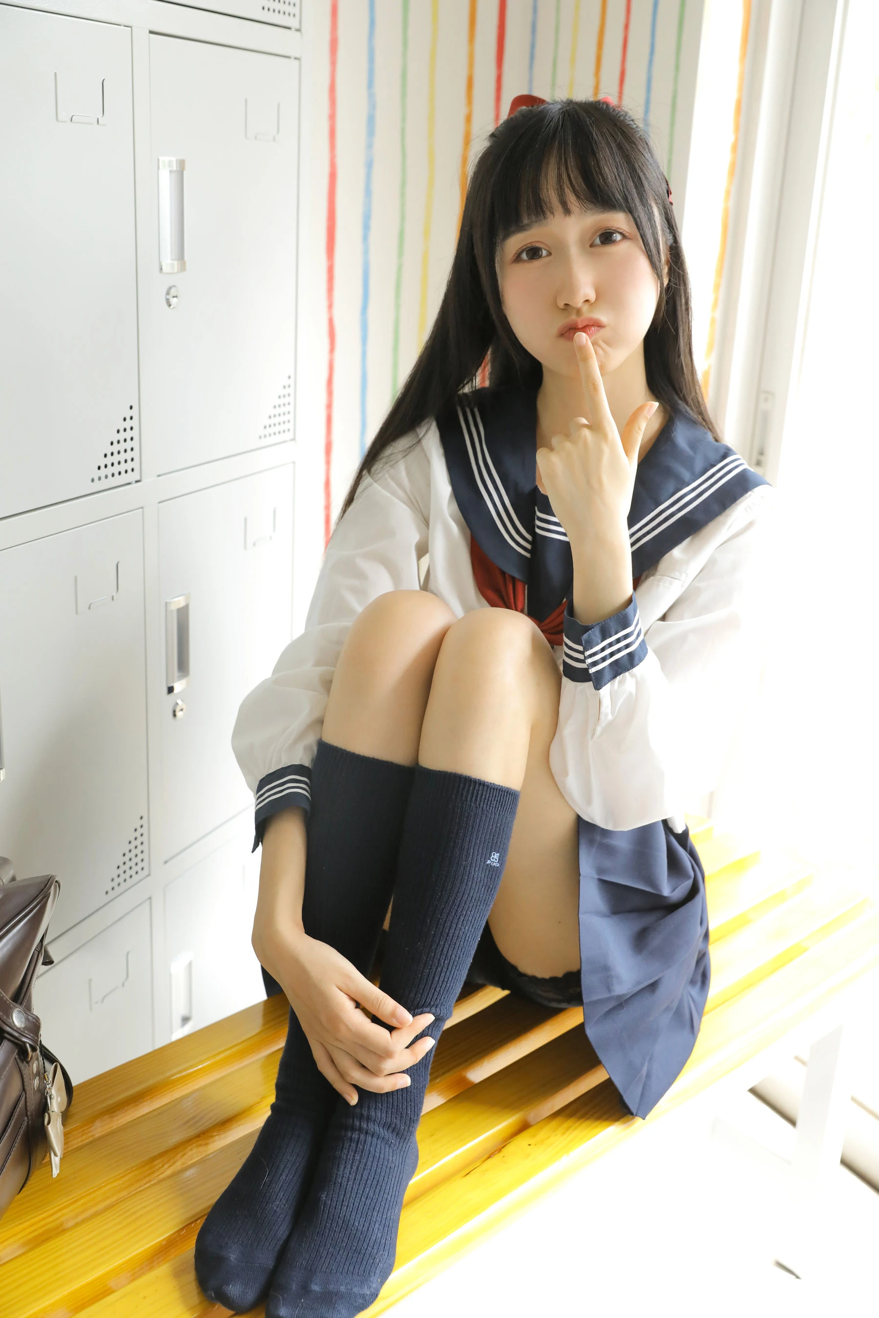 [校花]謝雨婷攝影圖集精選：謝雨婷時尚風採於室內釋放美腿曲線高清攝影 - 18