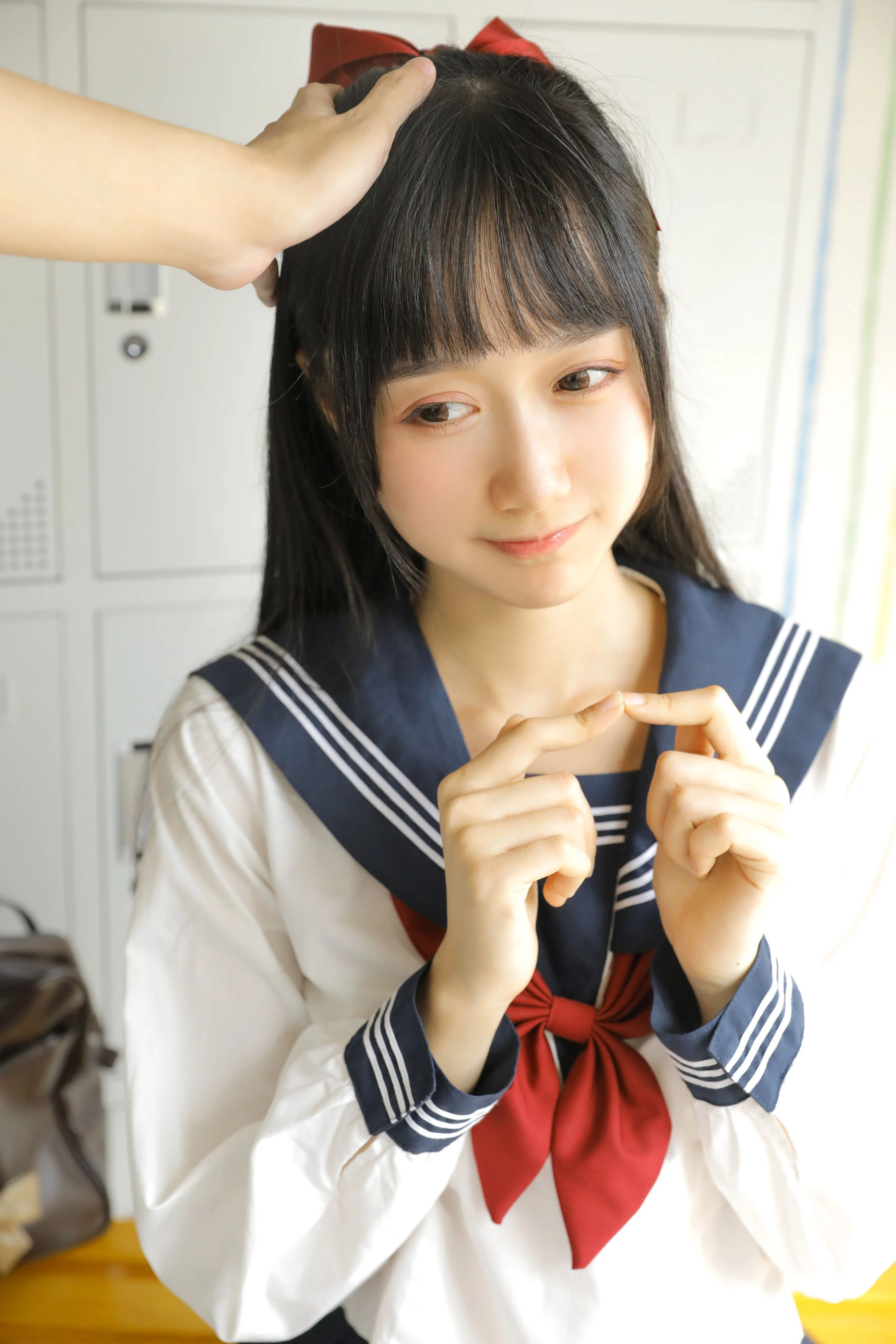 [校花]謝雨婷攝影圖集精選：謝雨婷時尚風採於室內釋放美腿曲線高清攝影 - 22