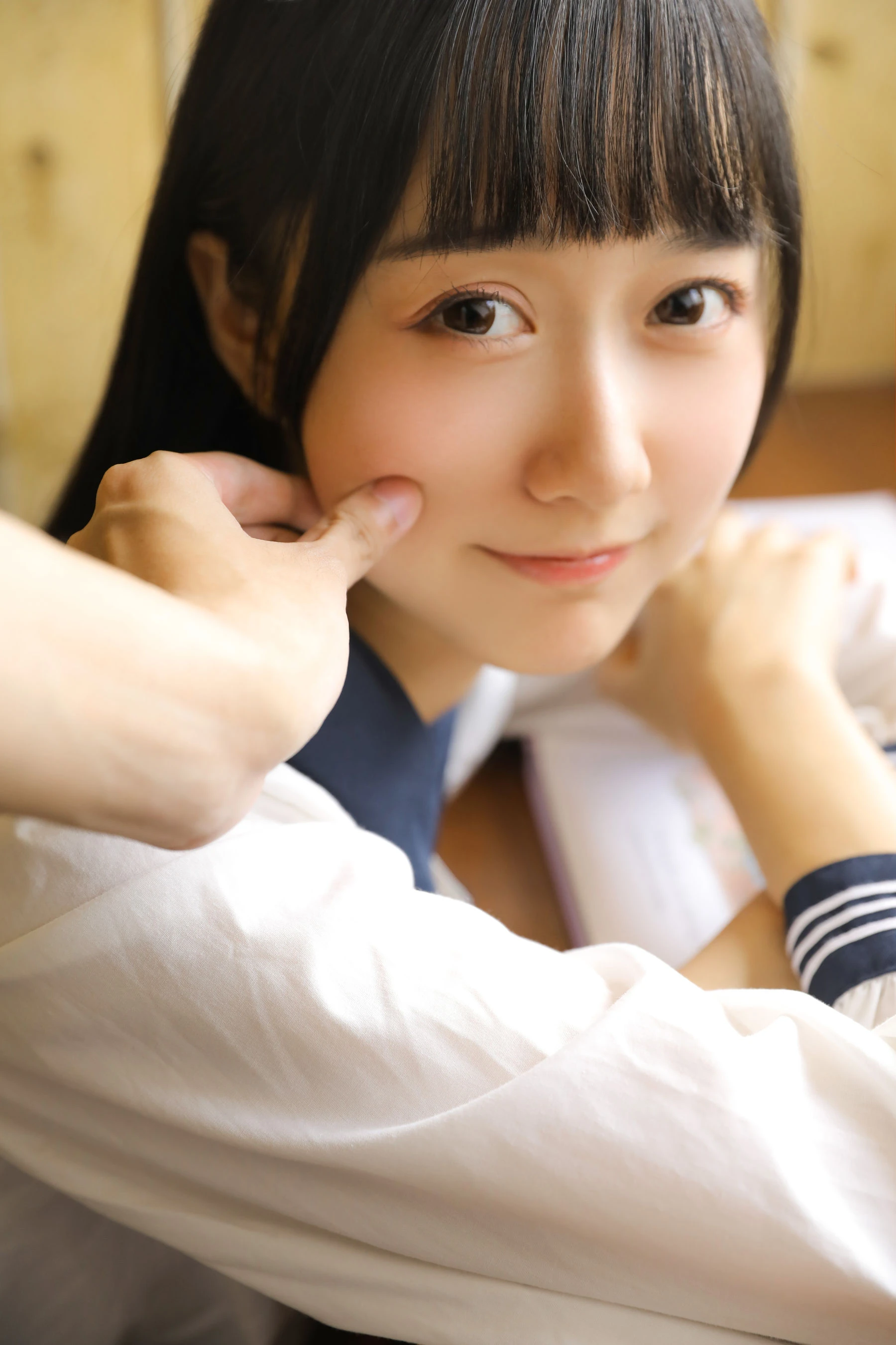 [校花]謝雨婷攝影圖集精選：謝雨婷時尚風採於室內釋放美腿曲線高清攝影 - 4