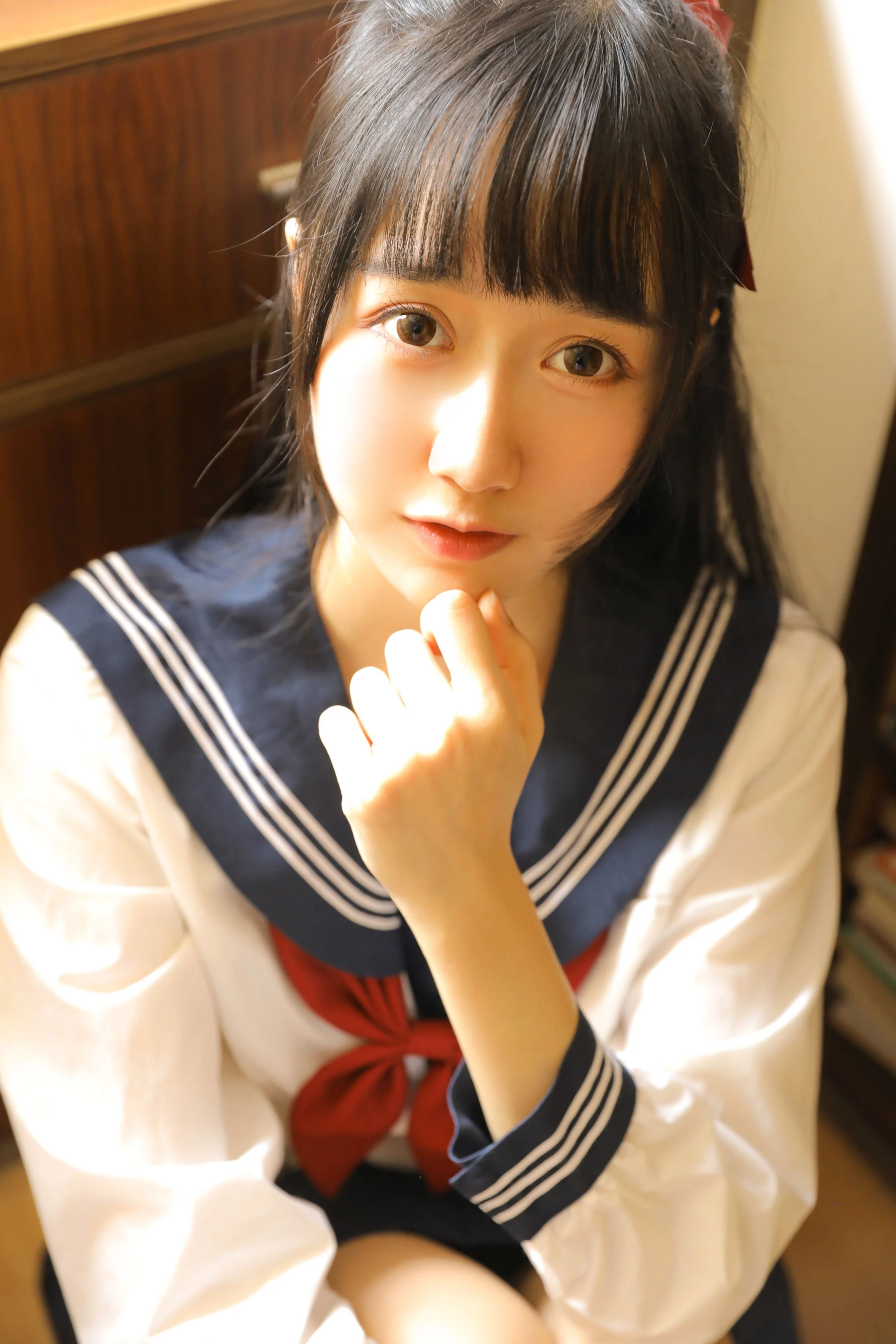 [校花]謝雨婷攝影圖集精選：謝雨婷時尚風採於室內釋放美腿曲線高清攝影 - 8