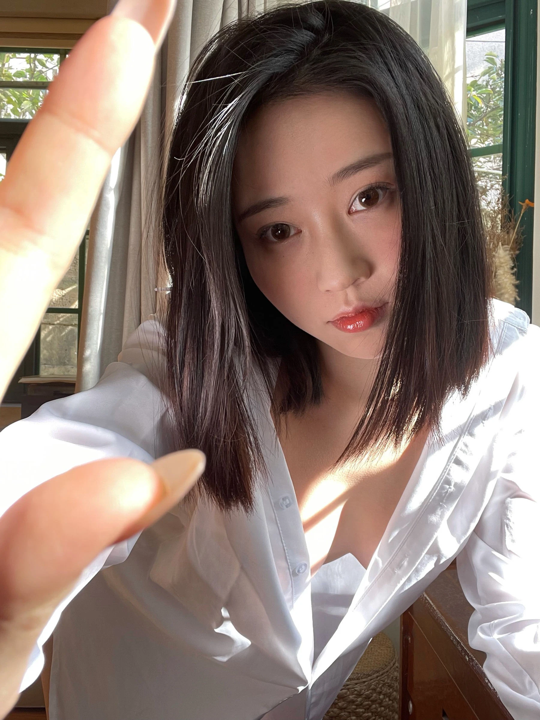 [護士]曹雨含作品圖集精選：曹雨含優雅神韻於戶外凸顯身材曲線高清攝影 - 12