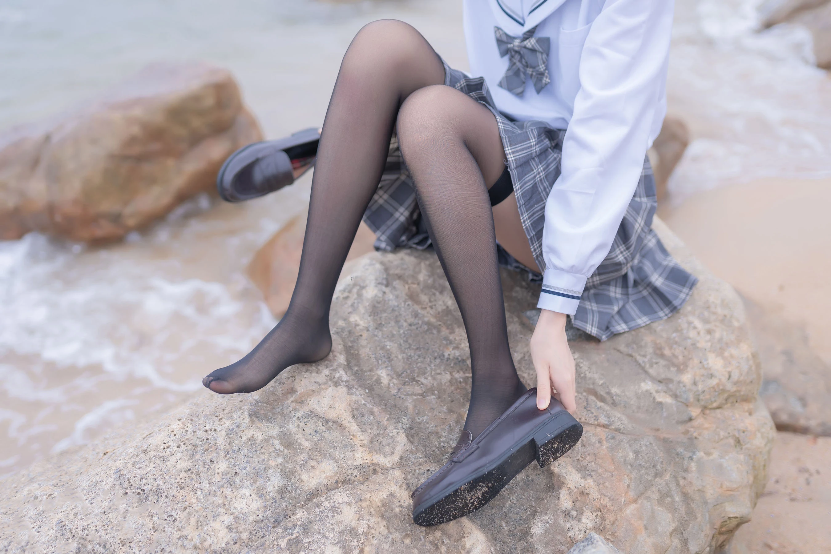 [嫩模]林雨含圖集圖集精選：林雨含甜美風採於自然光凸顯蜂腰曲線首發攝影 - 4