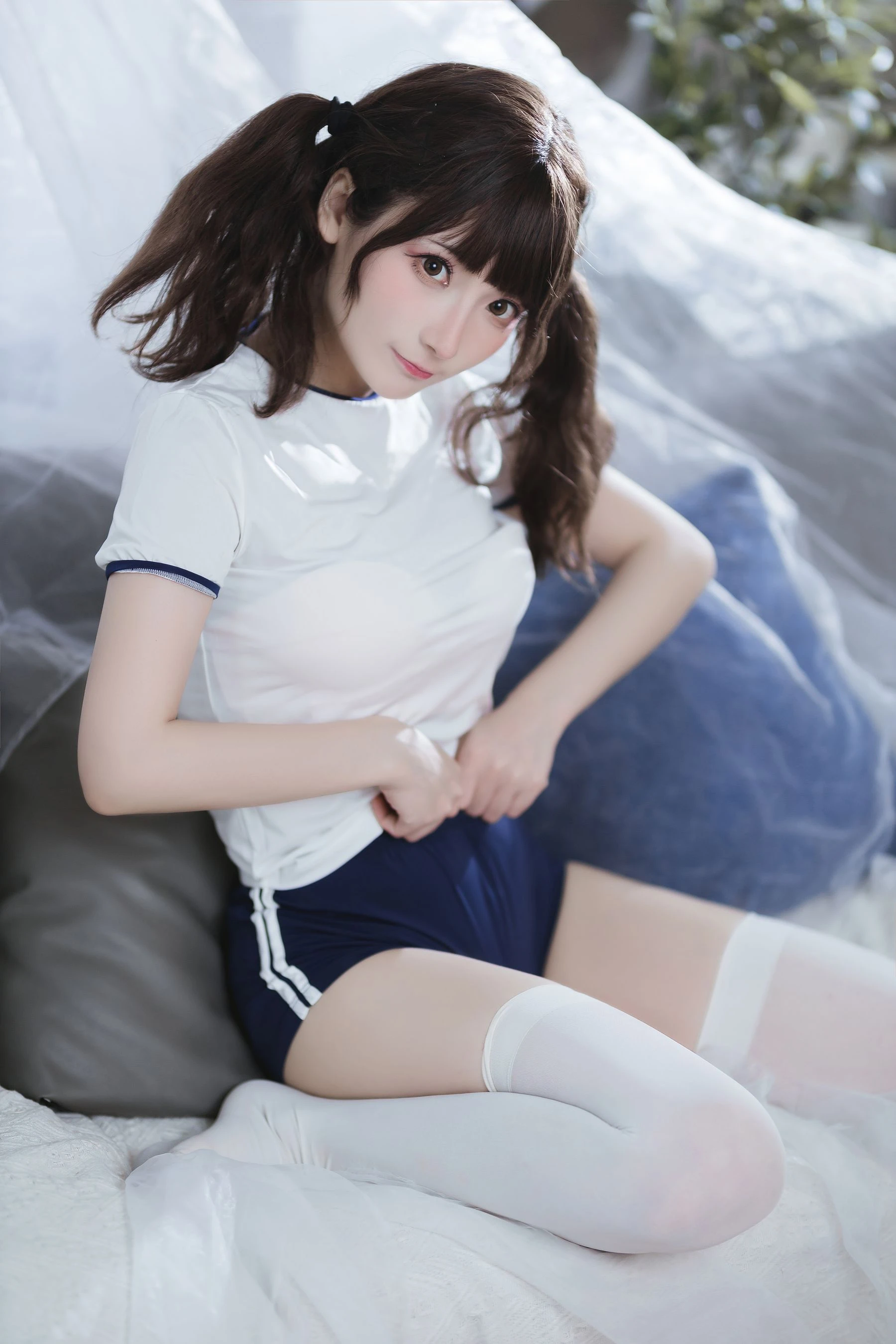[藝人]李雅詩李雅詩優雅氣質作品大賞：攝影棚獨家作品演繹美胸誘惑美學 - 5