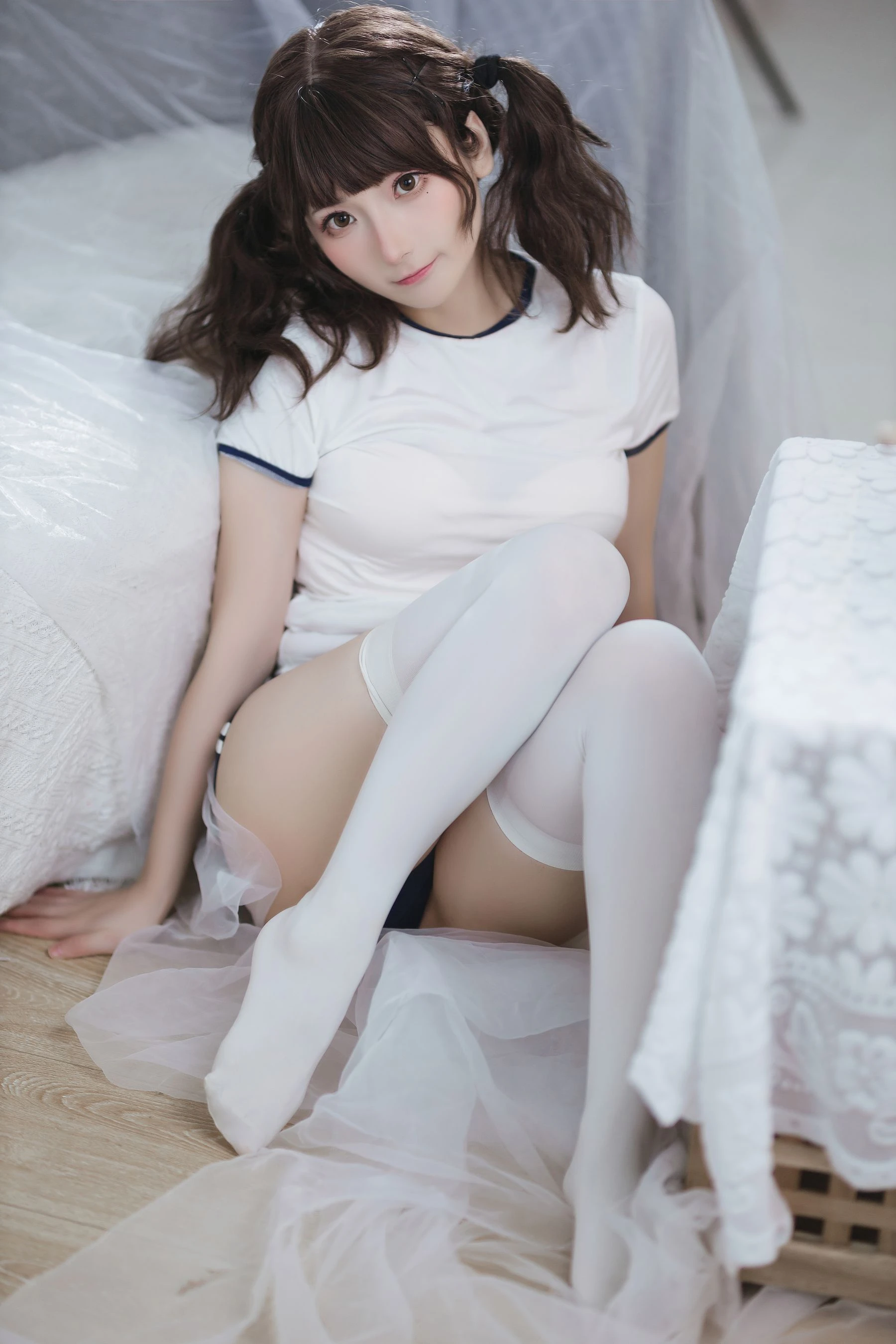 [藝人]李雅詩李雅詩優雅氣質作品大賞：攝影棚獨家作品演繹美胸誘惑美學 - 6