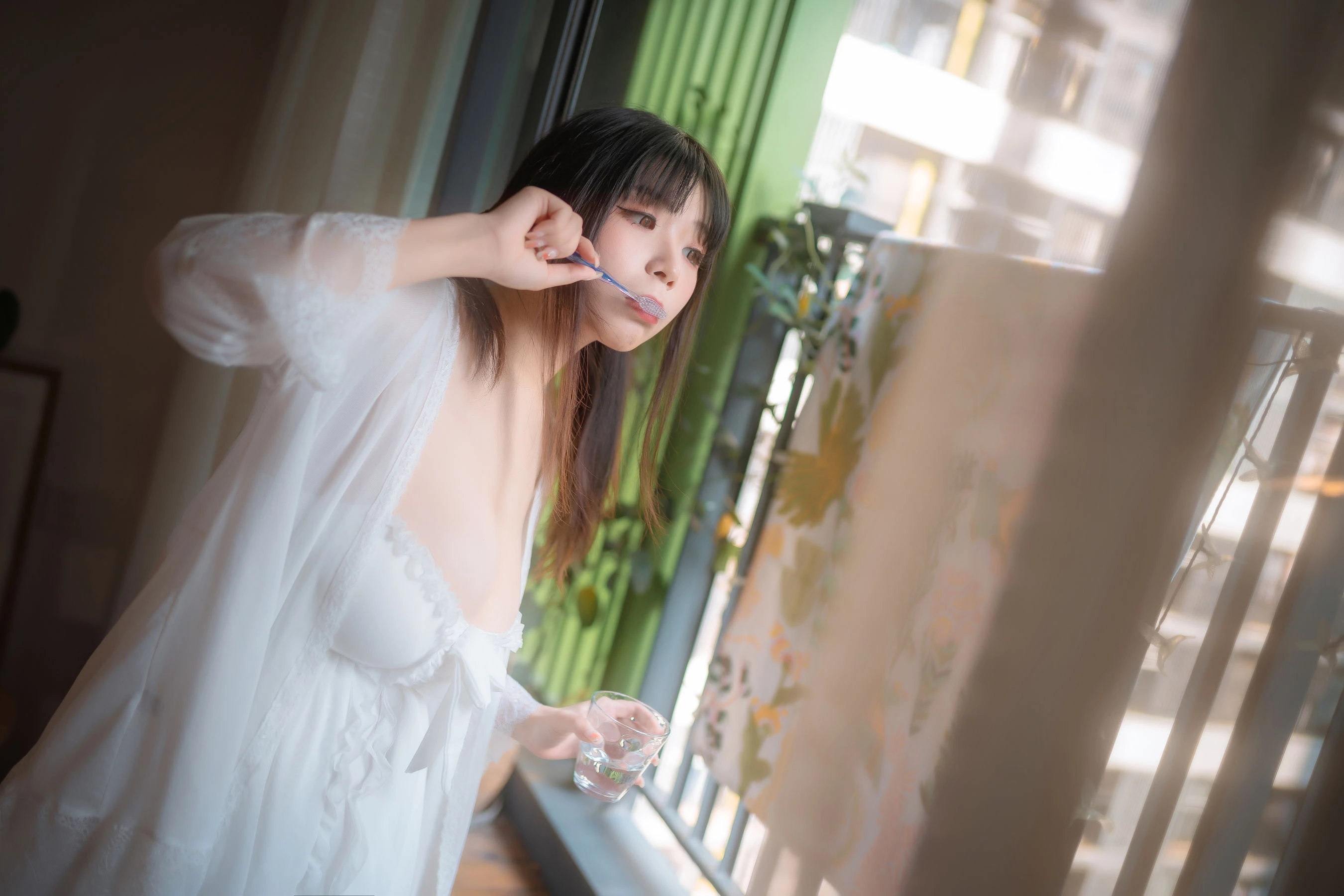 模特性感山景寫真 – 夏日神秘風格展現精選 - 33
