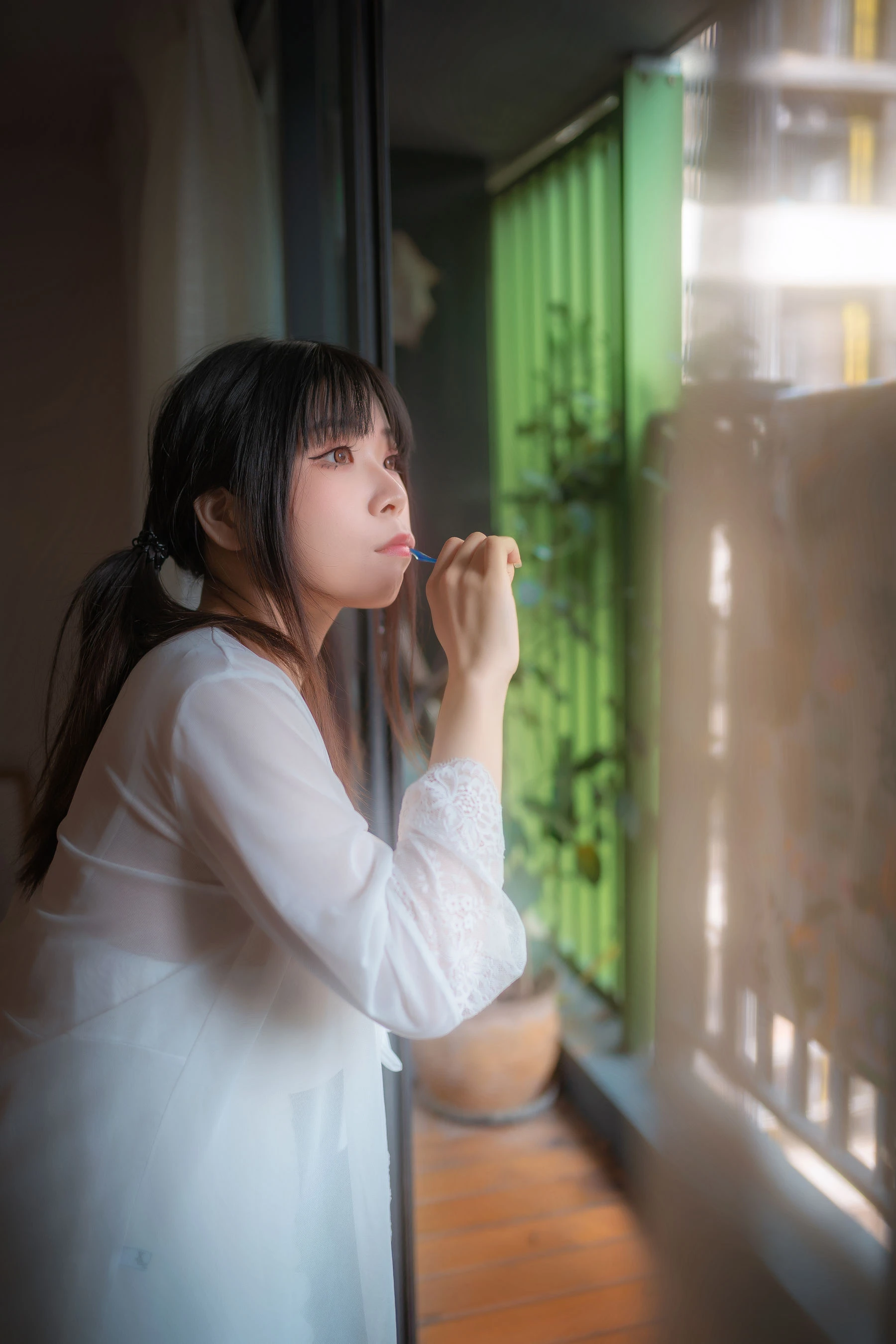 模特性感山景寫真 – 夏日神秘風格展現精選 - 36