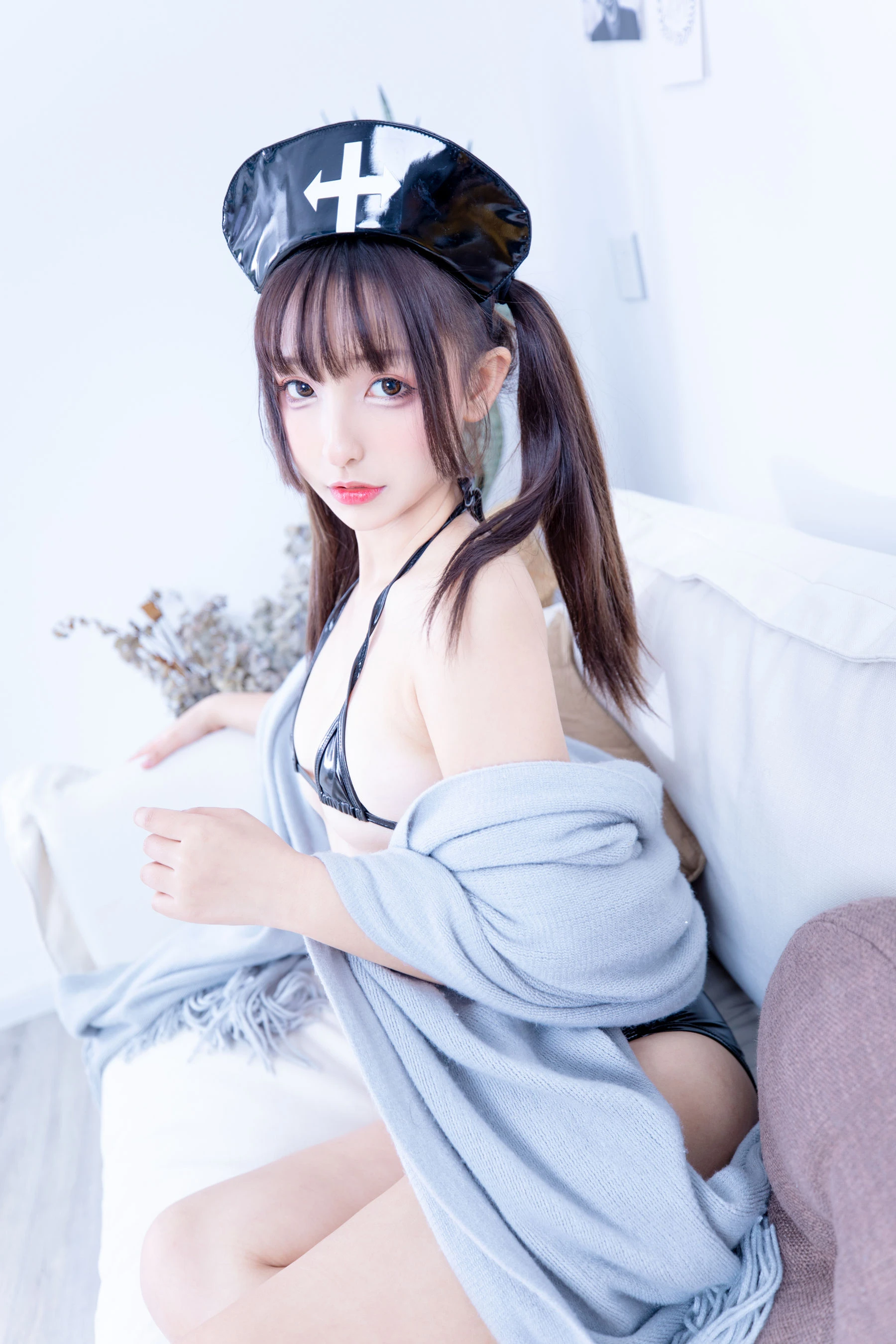空姐性感室內寫真 – 雨季激情風格展現典藏 - 121