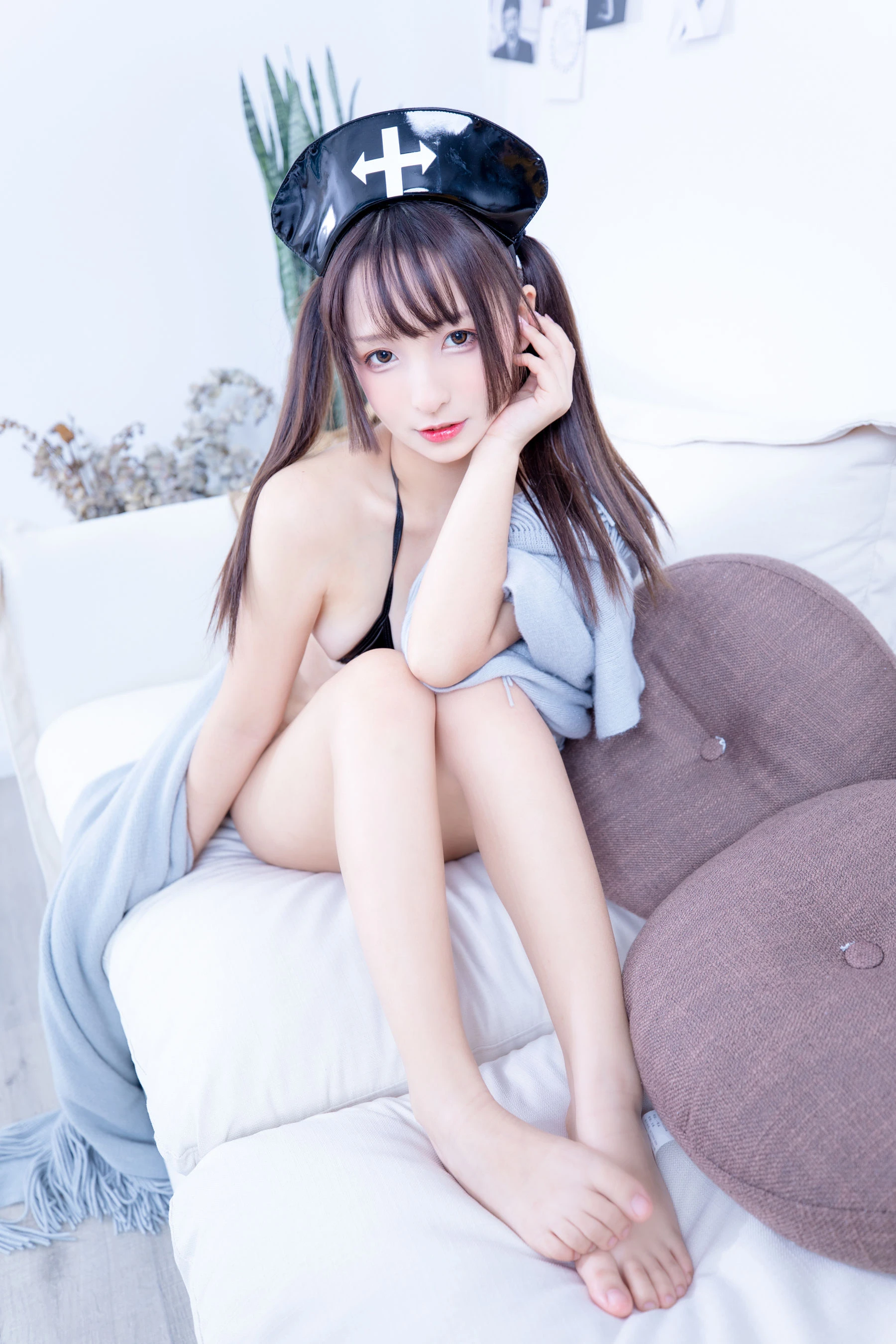 空姐性感室內寫真 – 雨季激情風格展現典藏 - 51