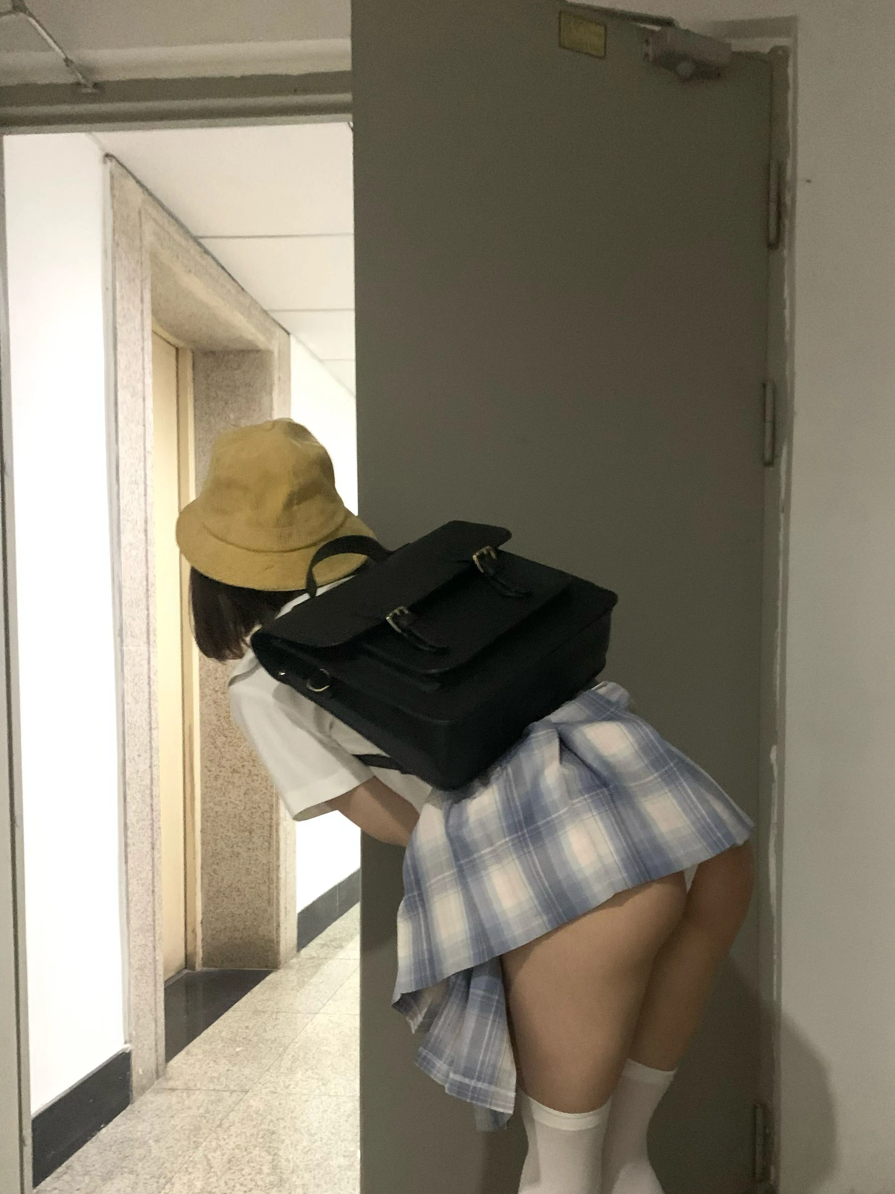 正午雲林校花寫真精選 – 高貴室內靜謐完美融合獨家 - 1