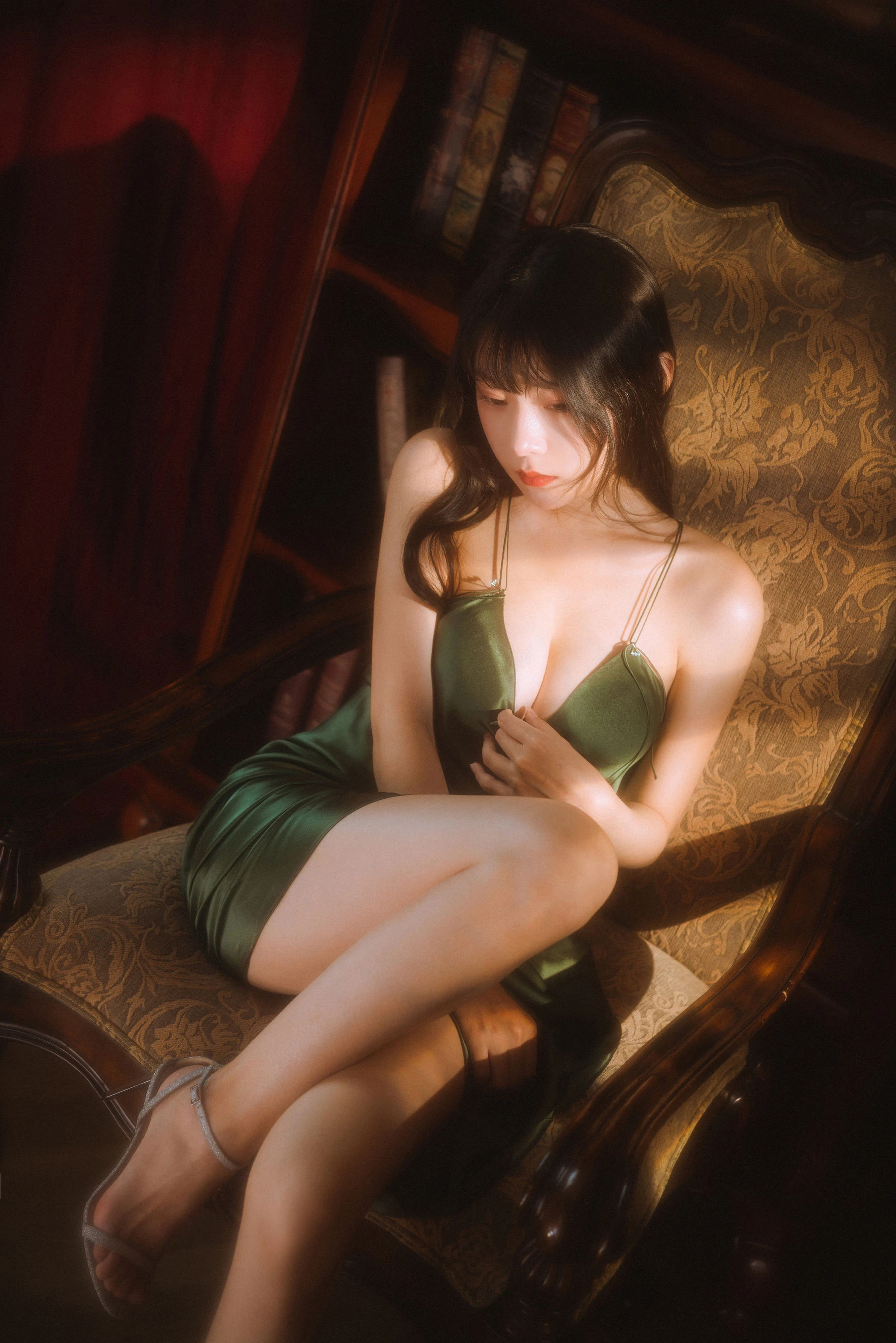 苗慄夜晚模特美照 – 甜美魅力街拍實錄限量 - 1