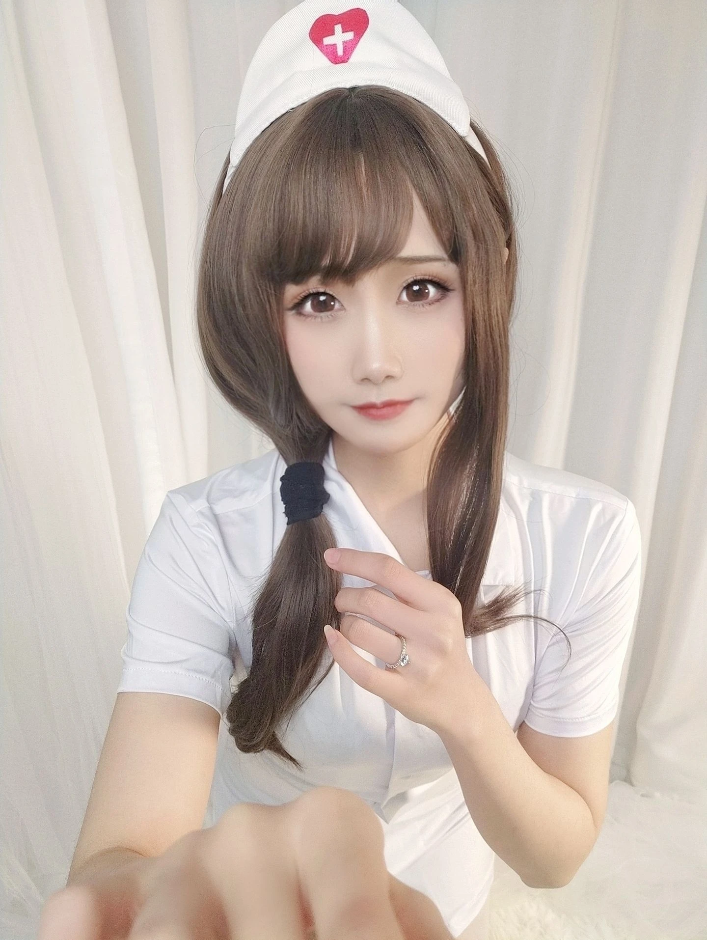 主播清純攝影棚寫真 – 秋季活力風格展現獨家 - 1