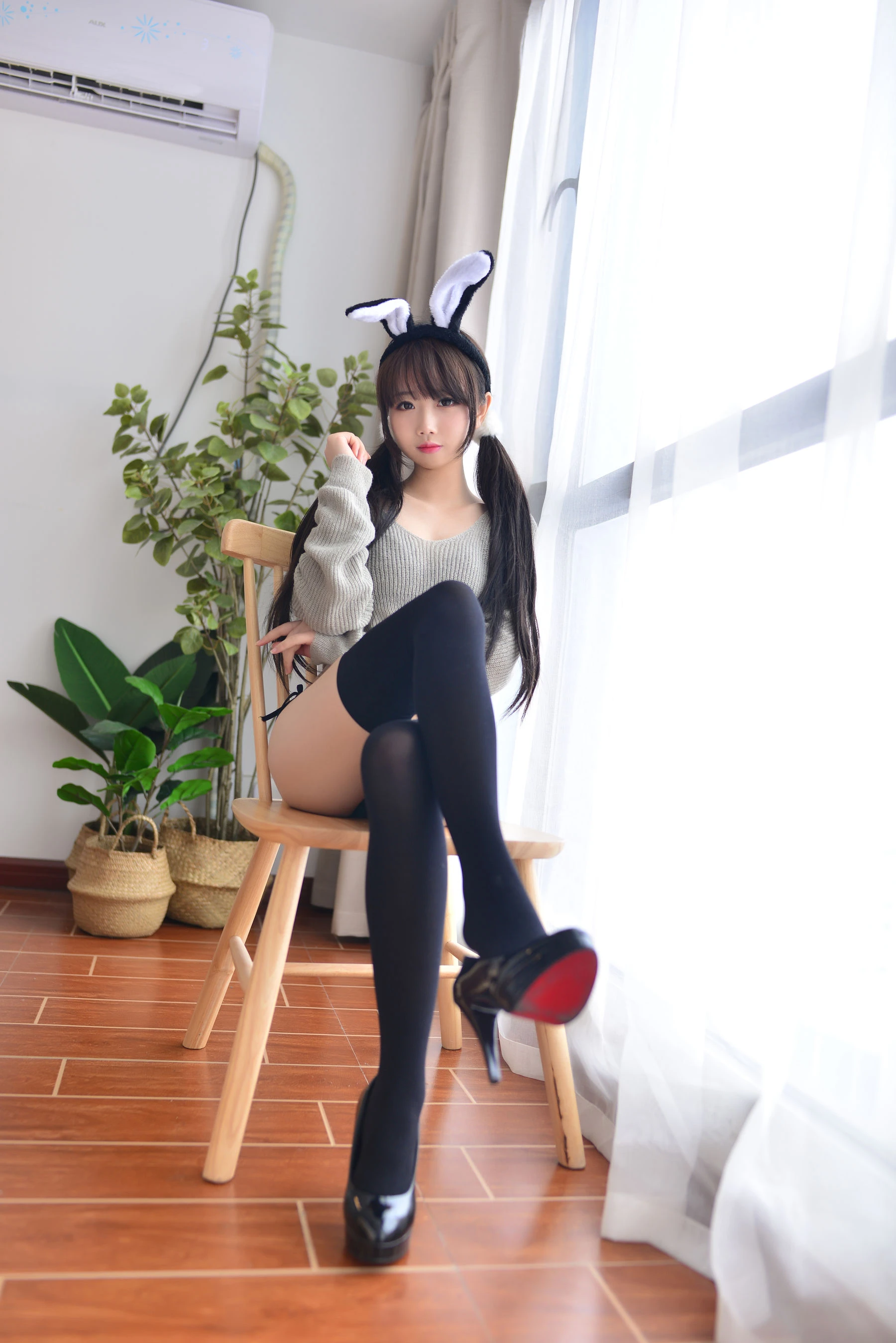 台南黃昏空姐美照 – 活潑魅力室內實錄典藏 - 15