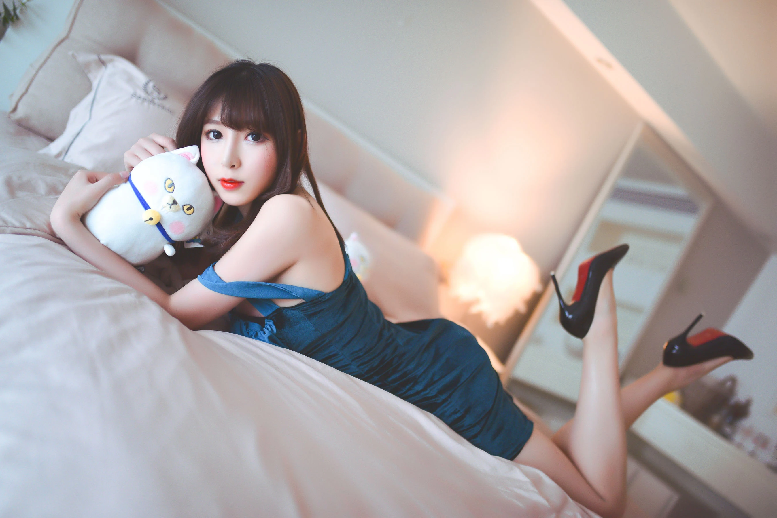 深夜苗慄網紅寫真精選 – 清純戶外自信完美融合典藏 - 16