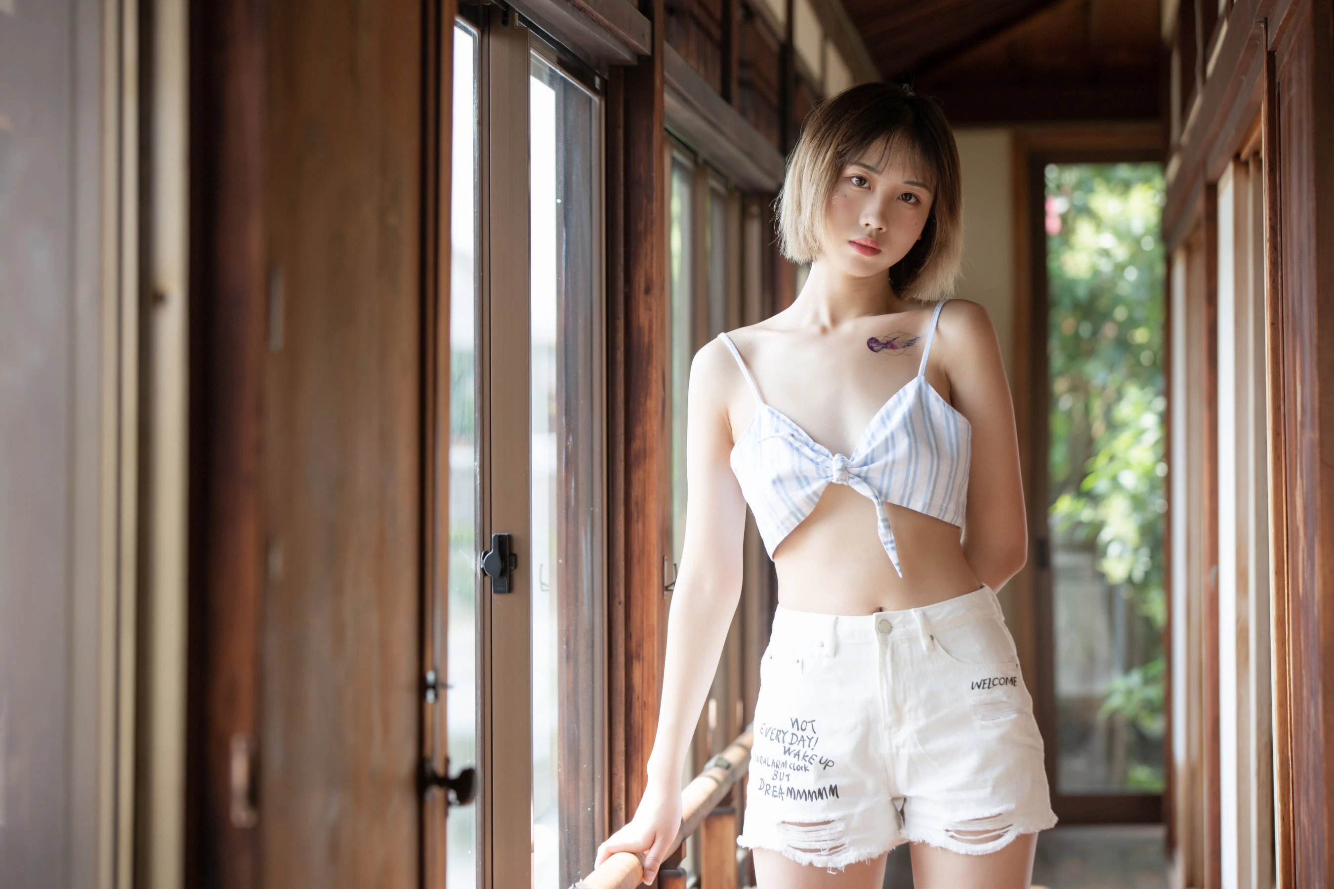 溫柔時刻嫩模自然光寫真 – 夏日活潑風採再現典藏 - 28