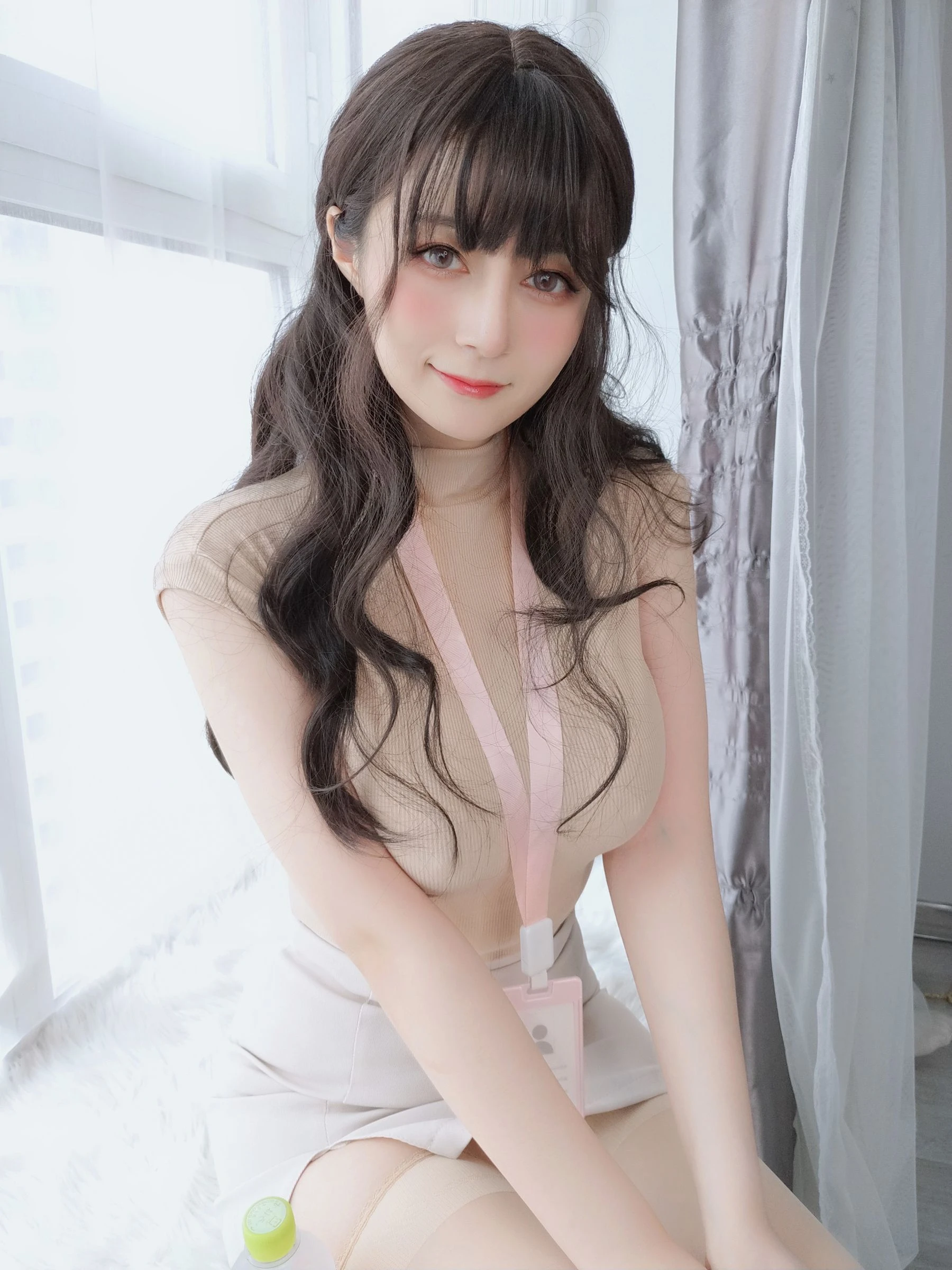 空姐性感山景寫真 – 冬季自信風格展現典藏 - 1