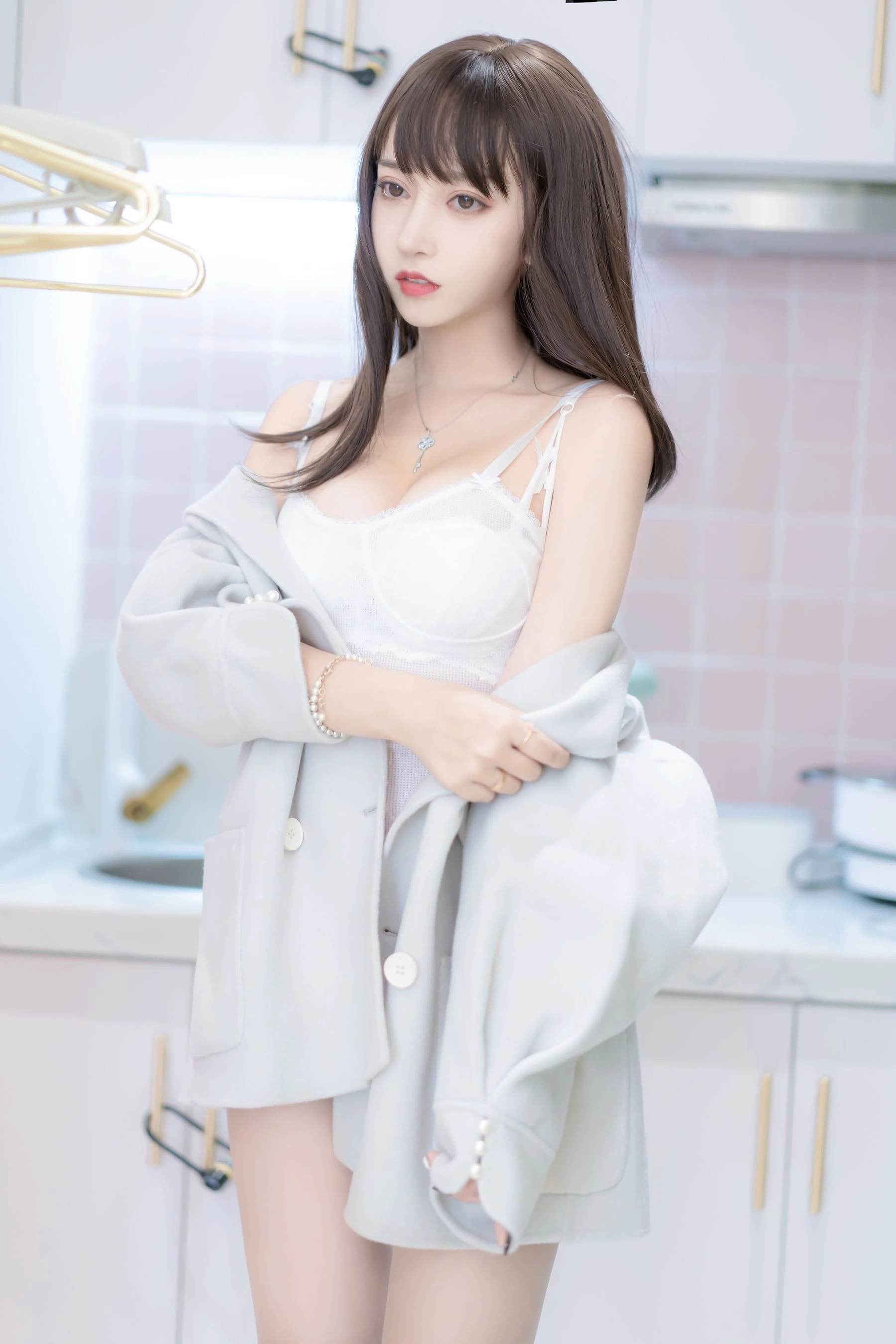 校花優雅室內寫真 – 春季浪漫風格展現典藏 - 29