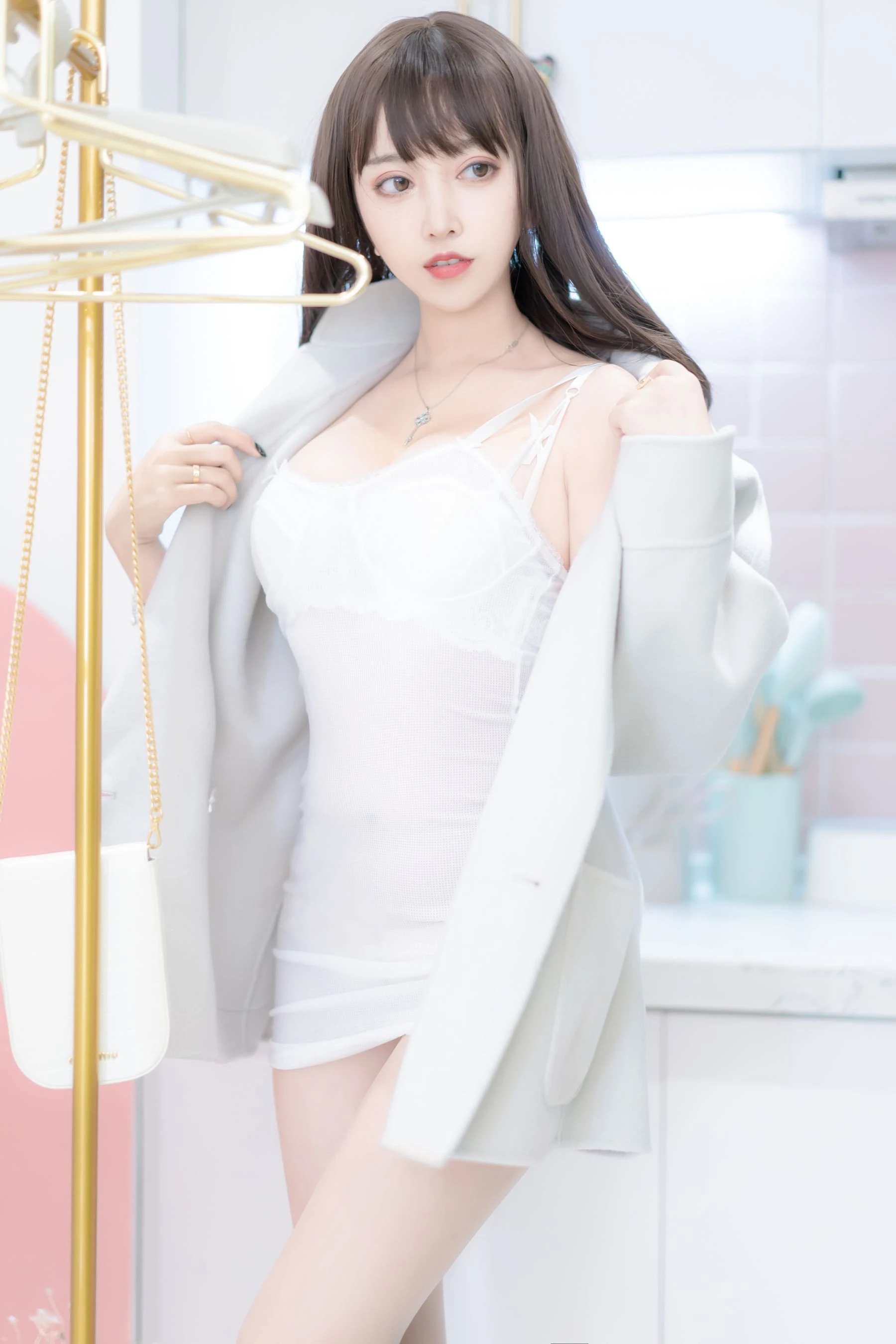 校花優雅室內寫真 – 春季浪漫風格展現典藏 - 77