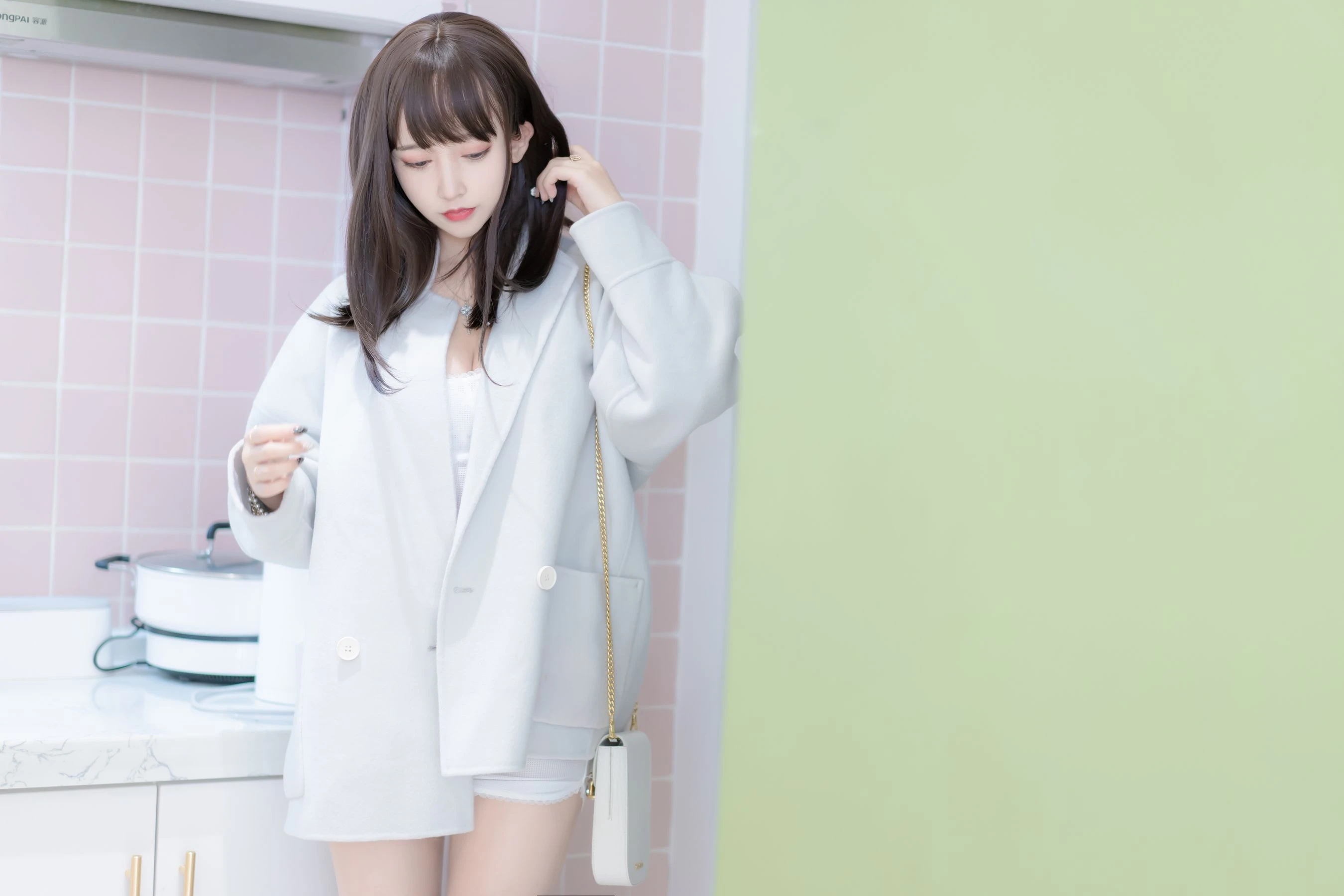 校花優雅室內寫真 – 春季浪漫風格展現典藏 - 84